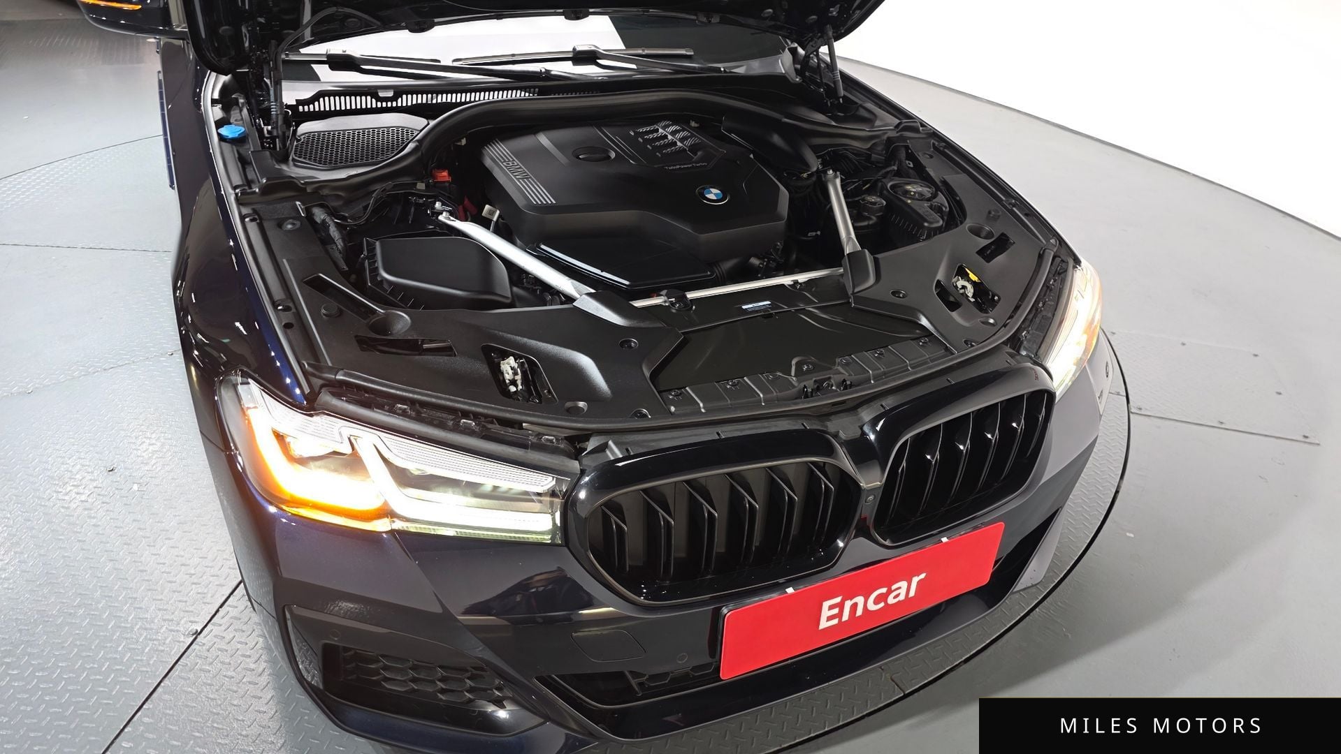 BMW 5 Series (G30) 2023 — миниатюра 6