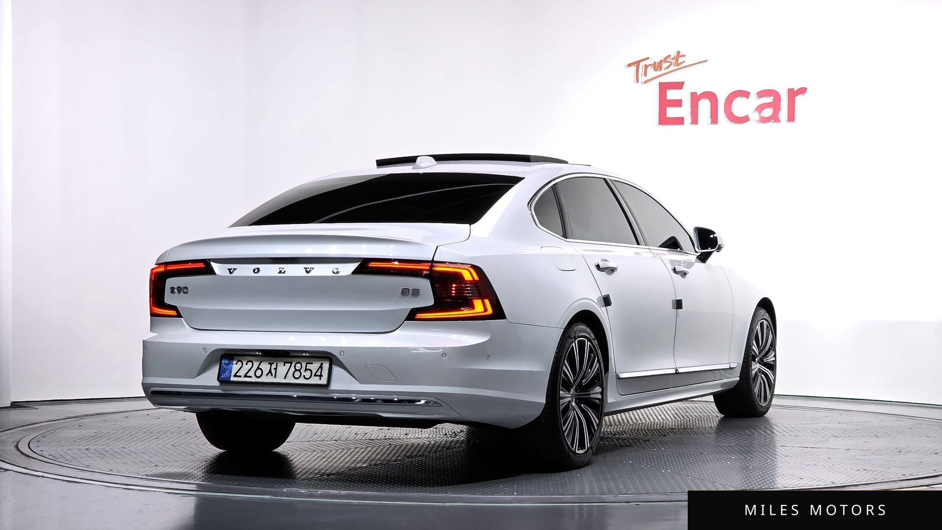 Volvo S90 2023 — миниатюра 2