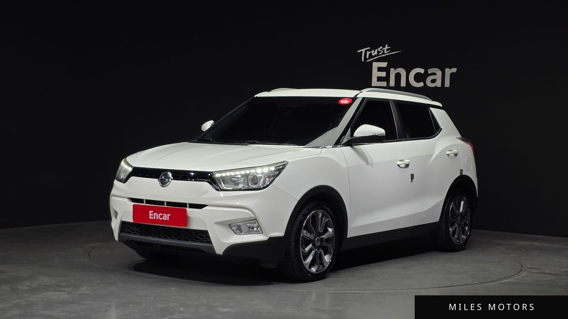 KG Mobility Tivoli 2016 — фото 1 из 12