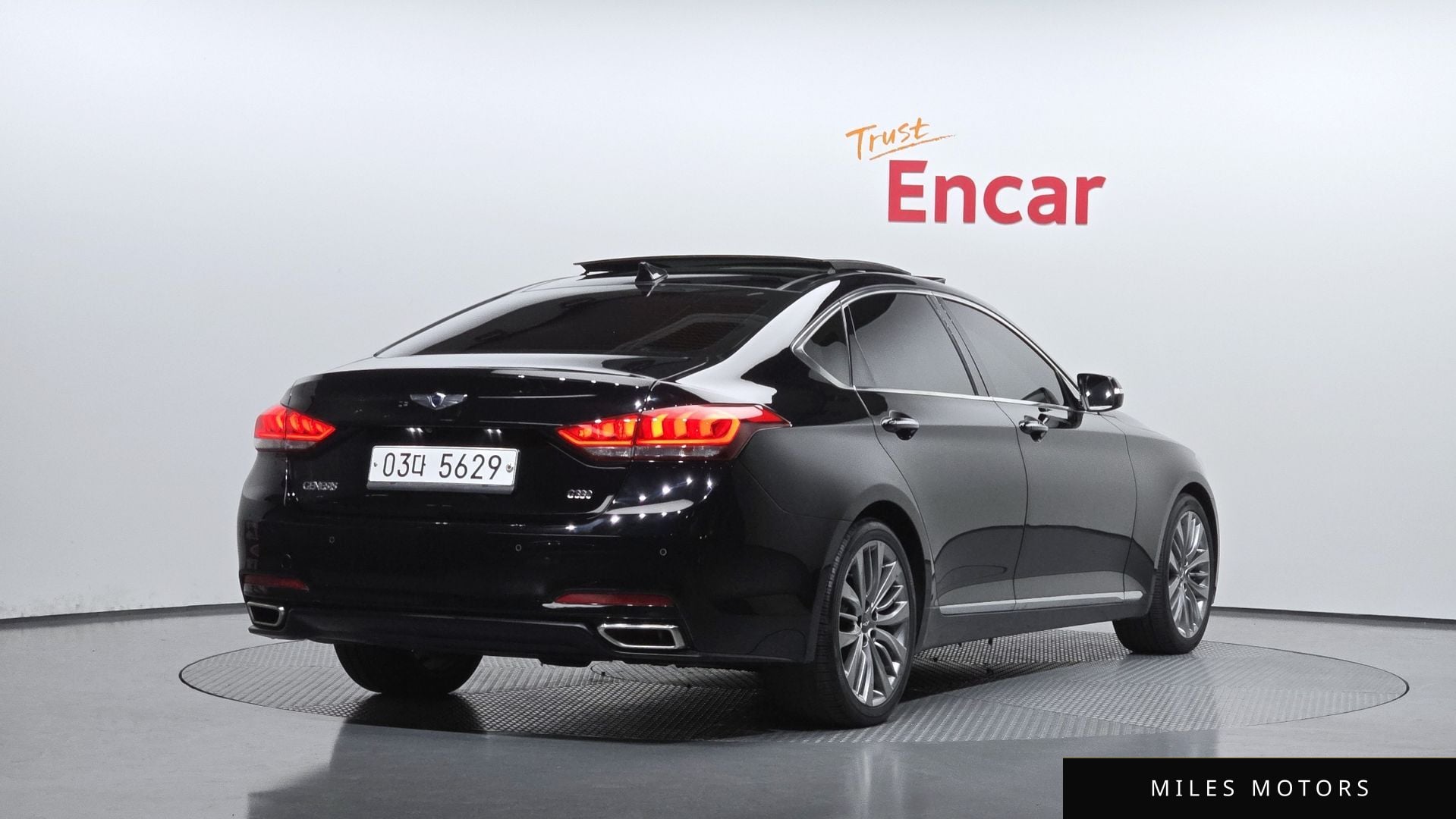 Hyundai Genesis 2016 — миниатюра 2