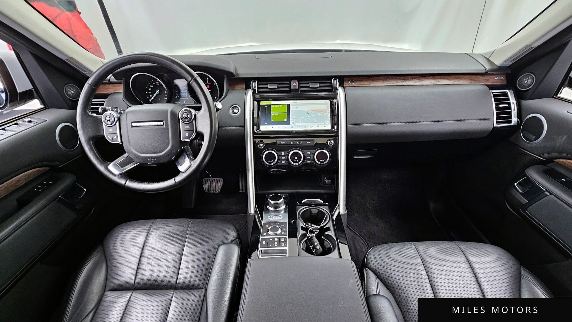 Land Rover Discovery 2017 — миниатюра 7