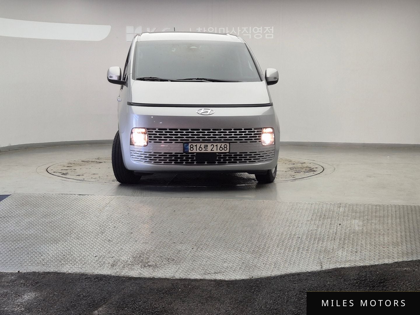 Hyundai Staria 2023 — миниатюра 2