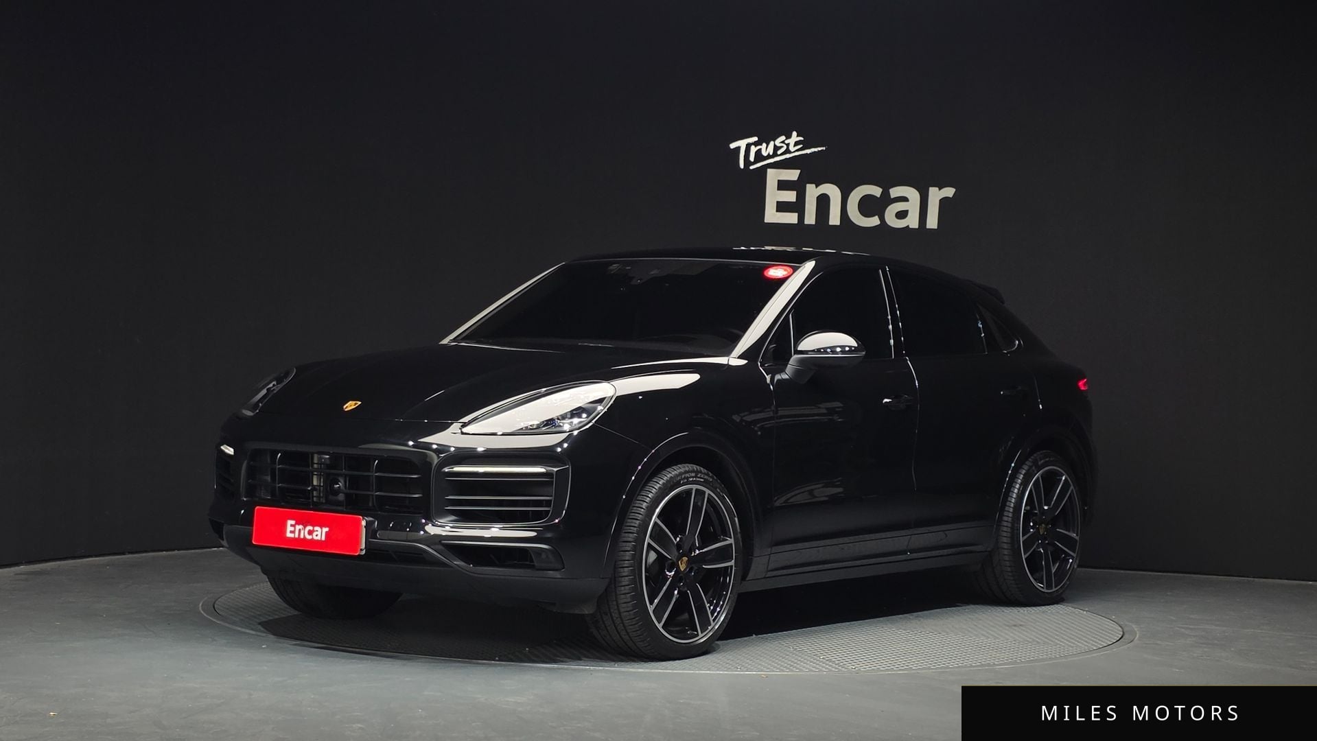 Porsche Cayenne 2023 — фото 1 из 12