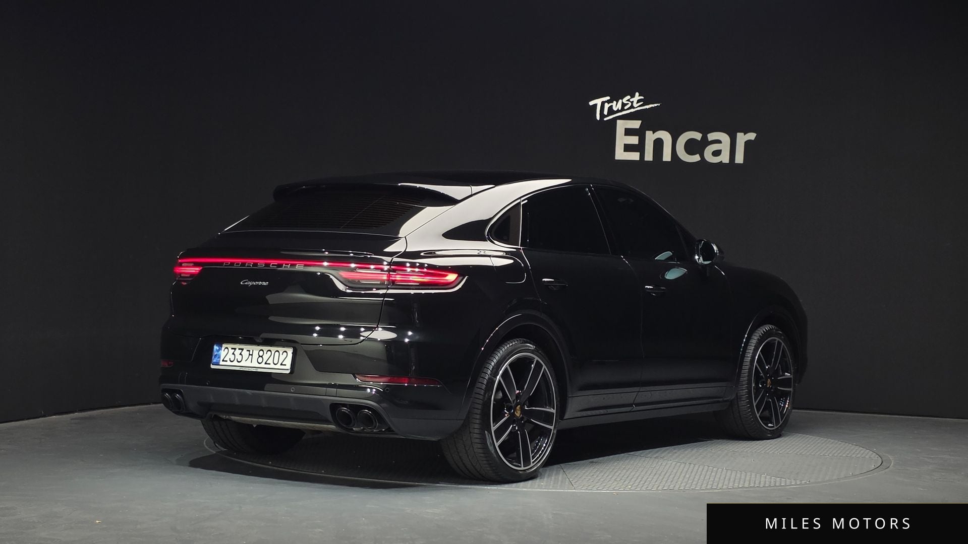 Porsche Cayenne 2023 — миниатюра 2