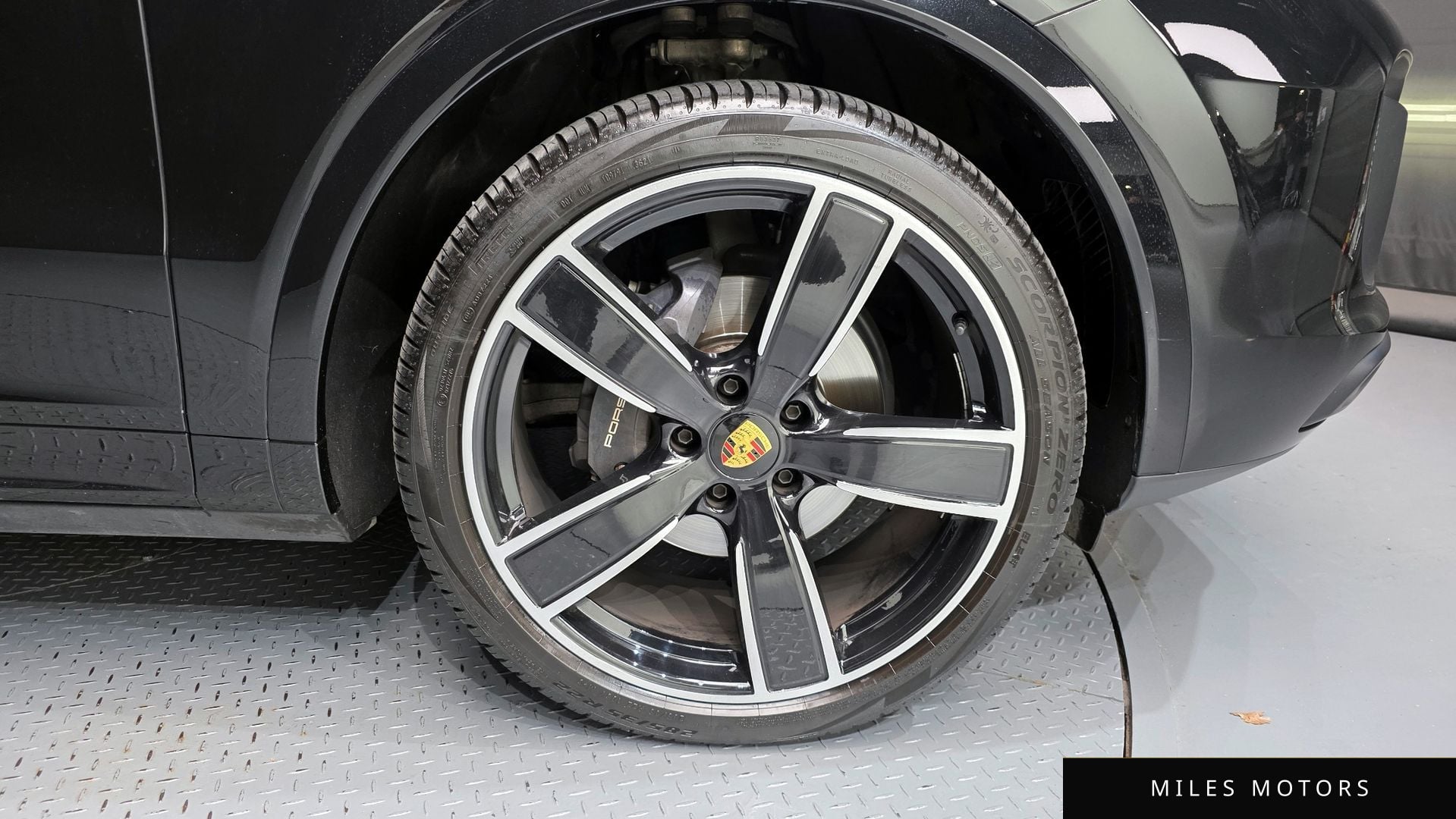 Porsche Cayenne 2023 — миниатюра 5