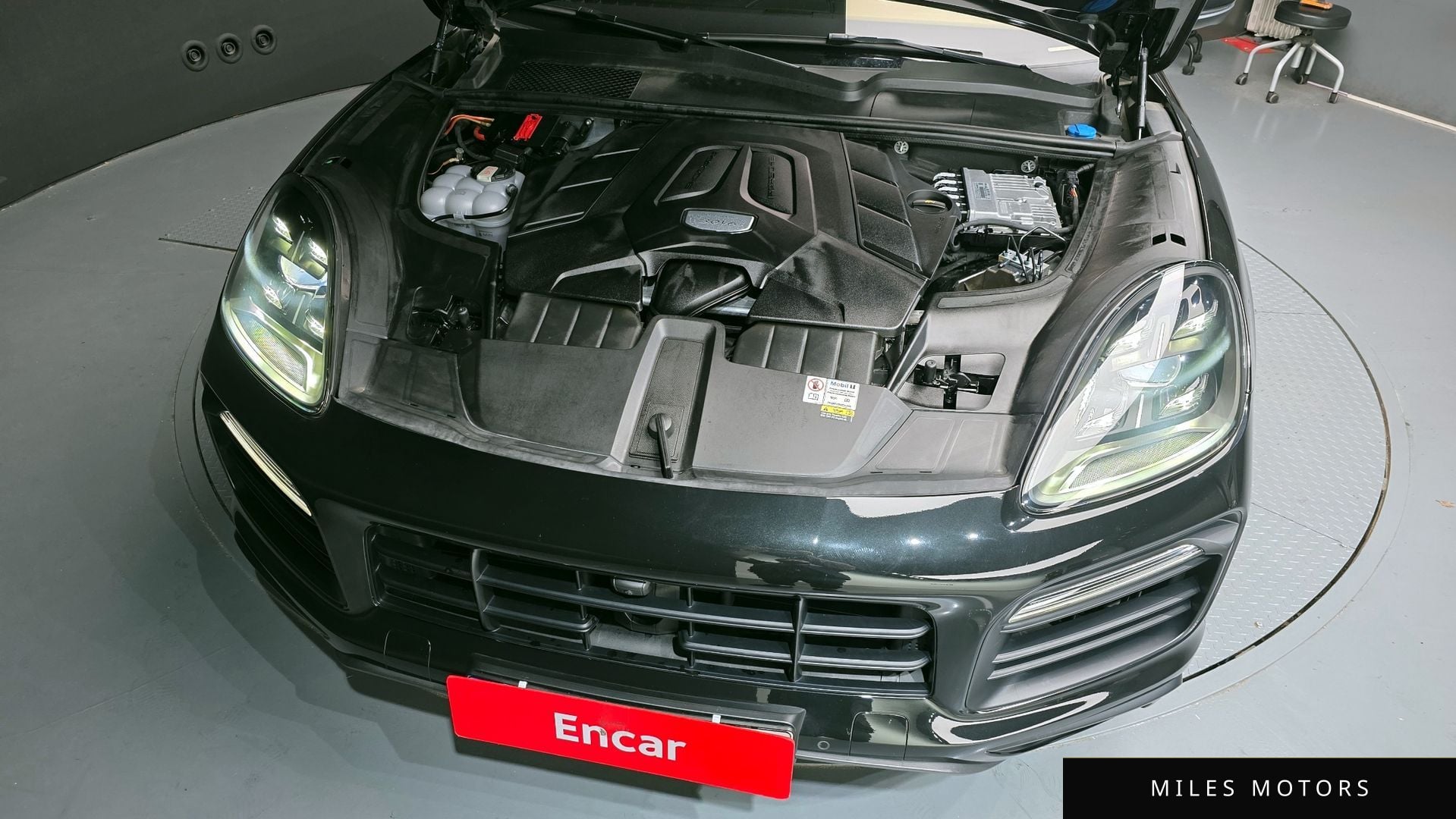 Porsche Cayenne 2023 — миниатюра 6