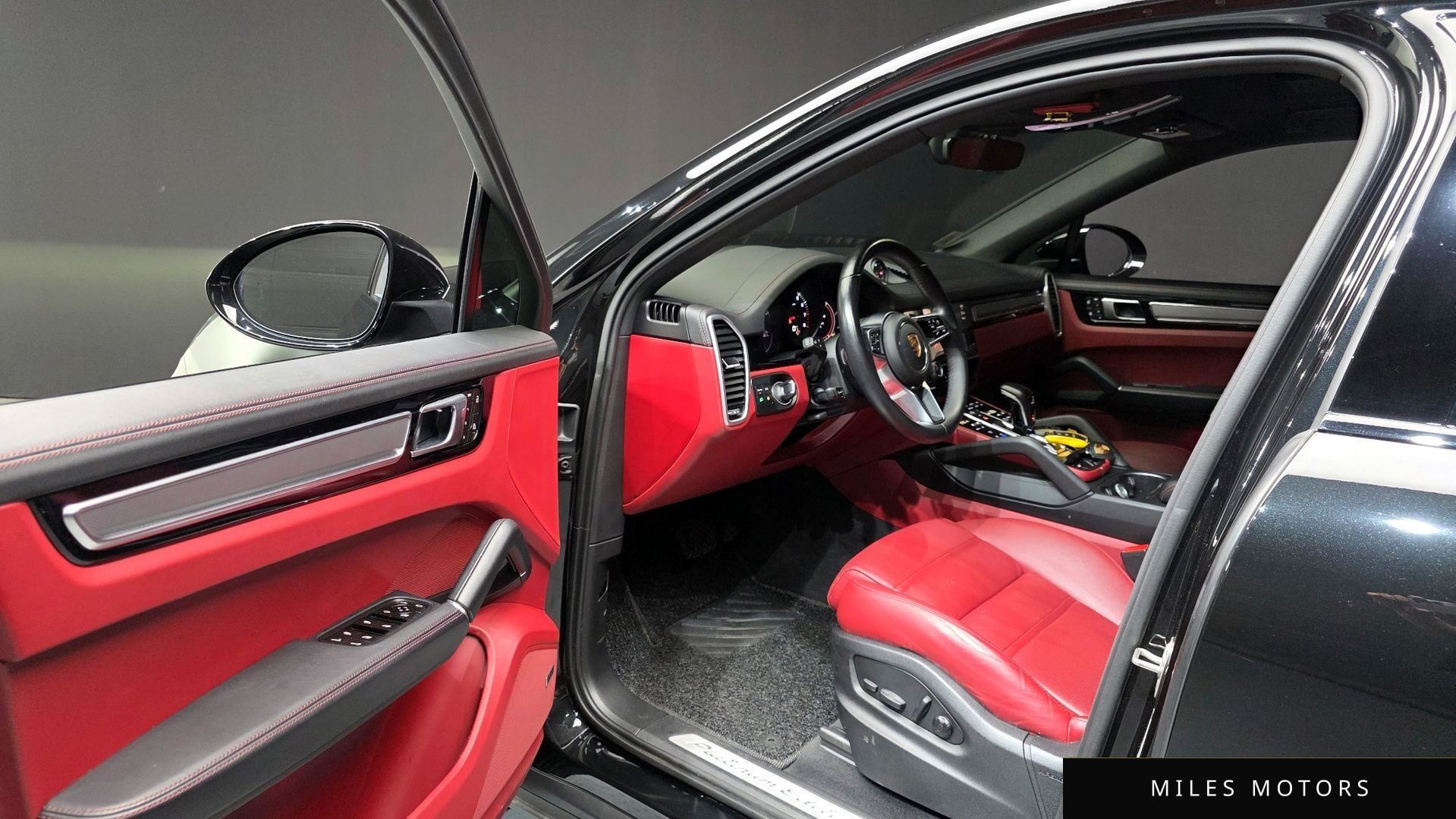 Porsche Cayenne 2023 — миниатюра 10