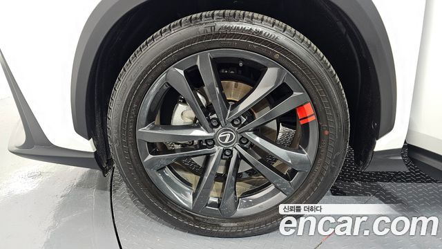 Лексус NX350h 2024 — миниатюра 5