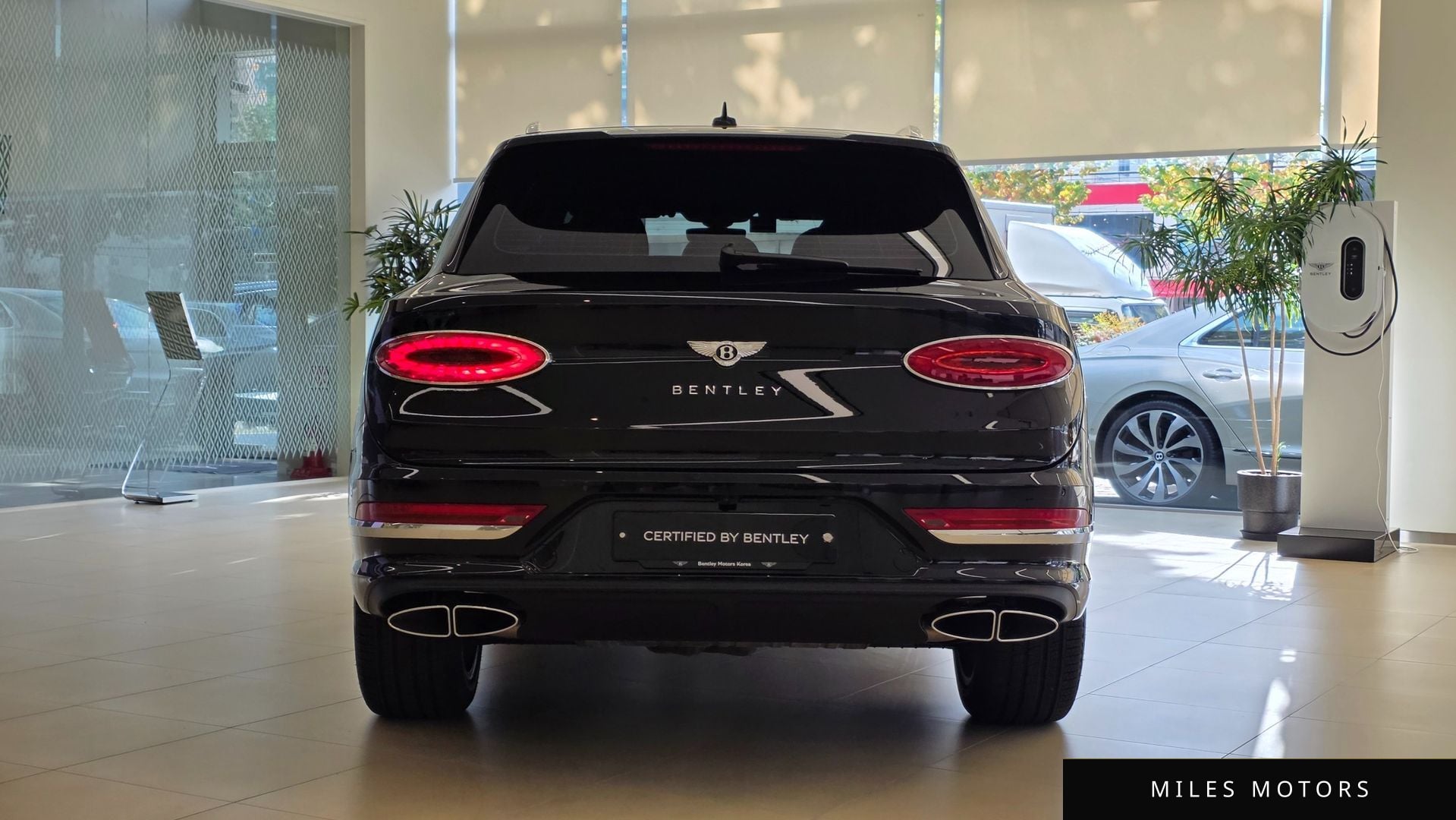 Bentley Bentayga 2025 — миниатюра 3