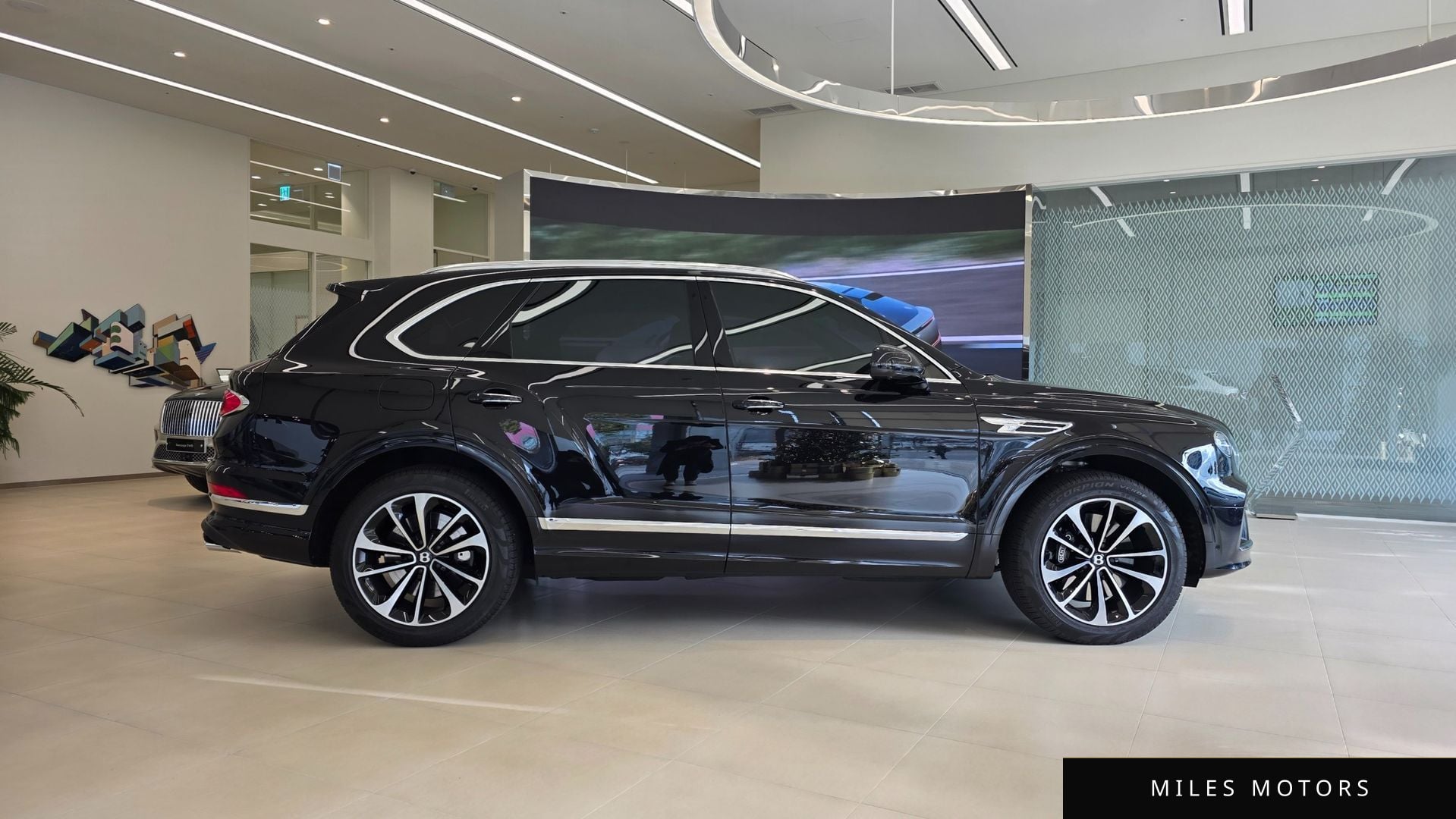Bentley Bentayga 2025 — миниатюра 4