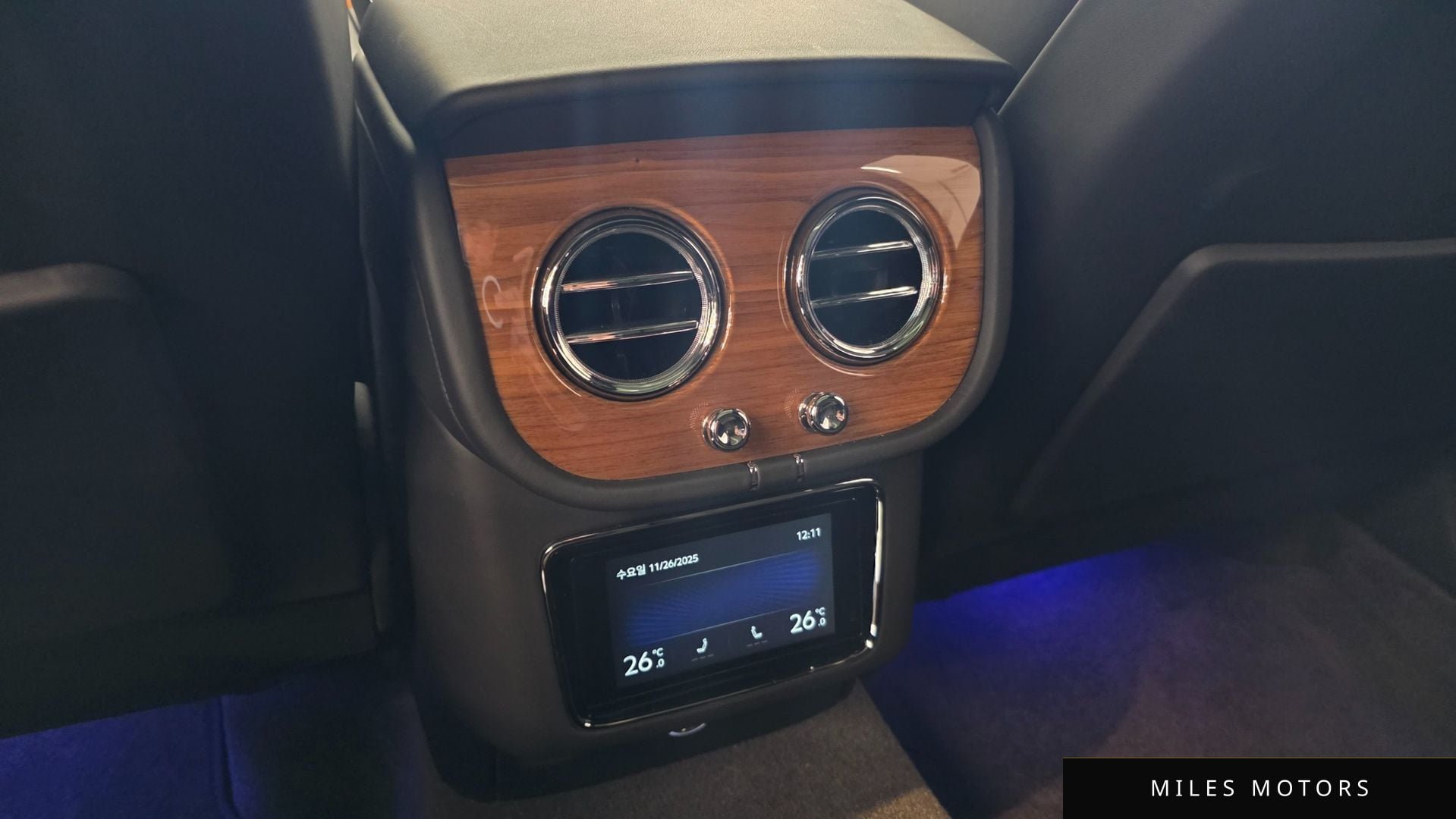 Bentley Bentayga 2025 — миниатюра 7