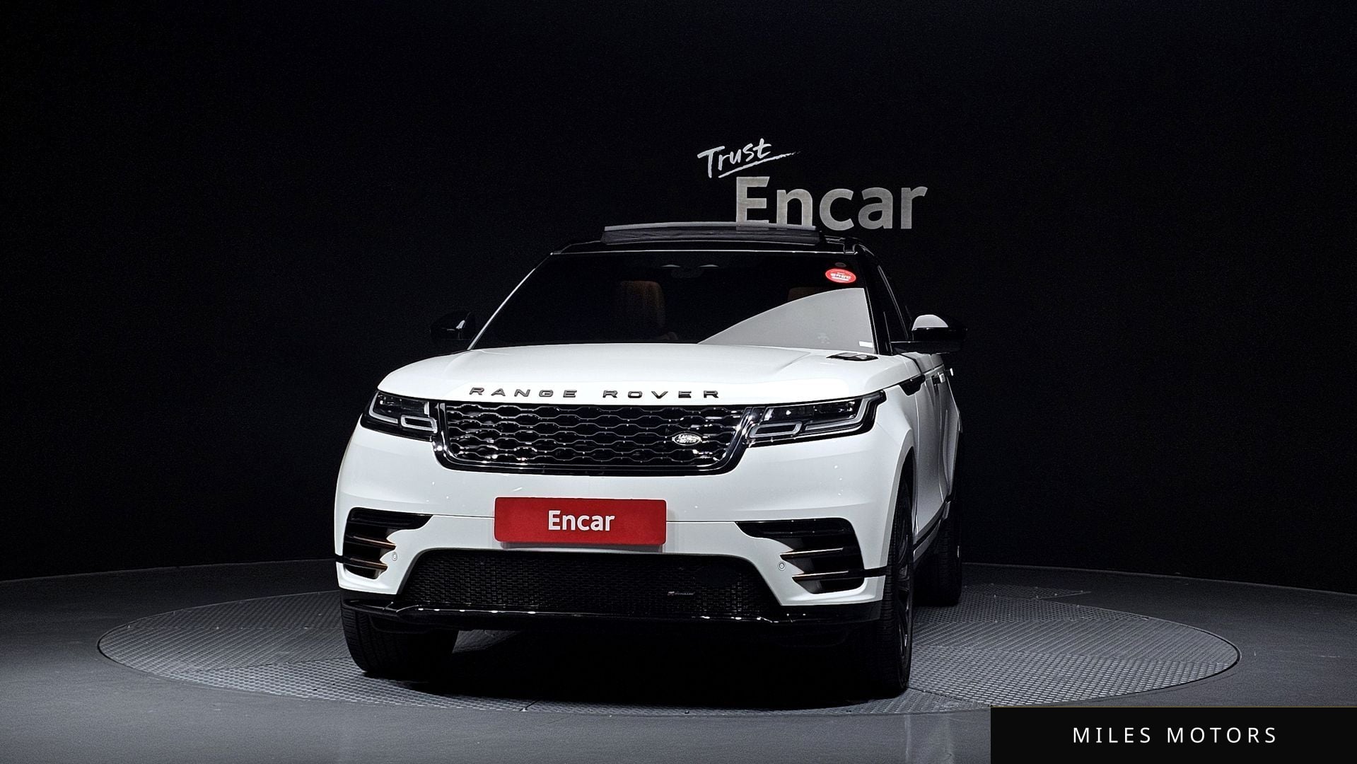 Land Rover Range Rover Velar 2023 — миниатюра 3