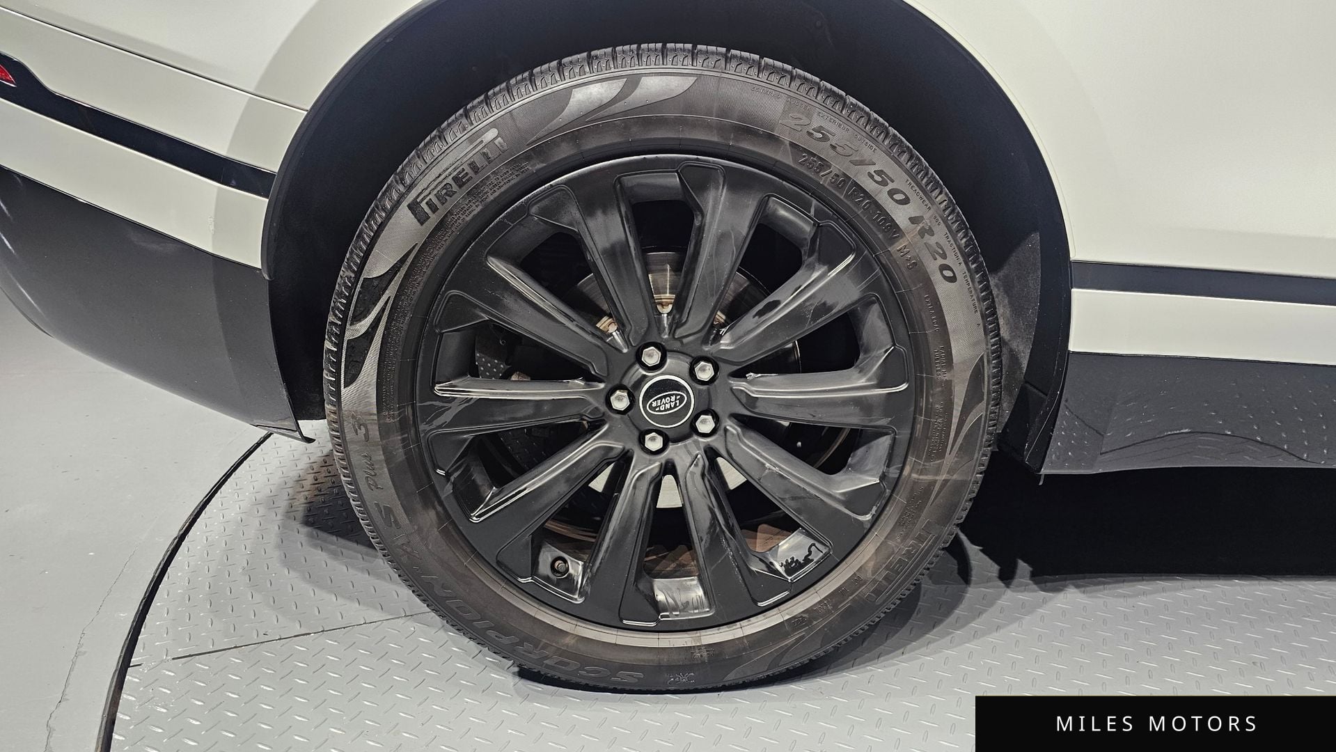 Land Rover Range Rover Velar 2023 — миниатюра 5