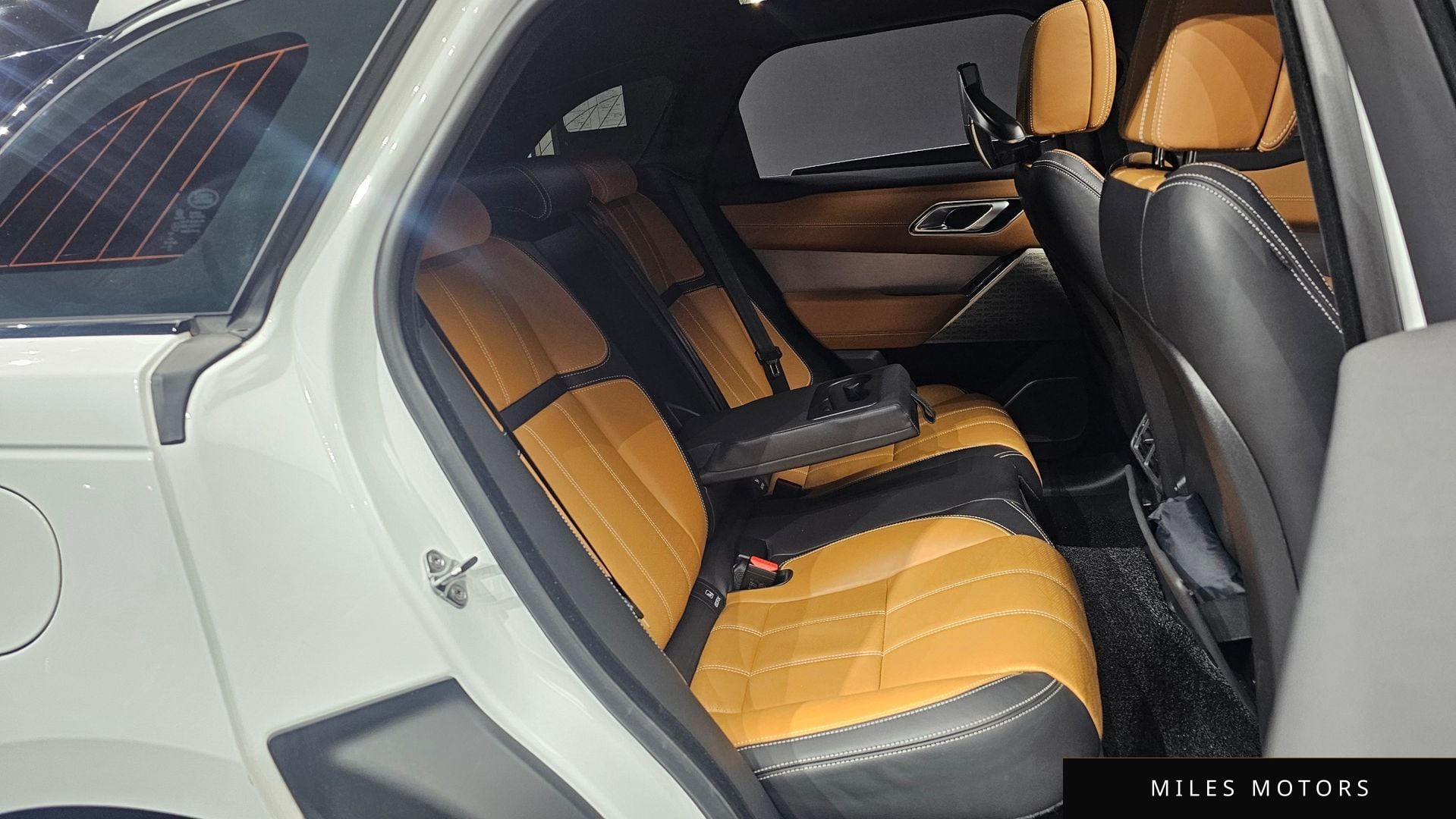 Land Rover Range Rover Velar 2023 — миниатюра 12