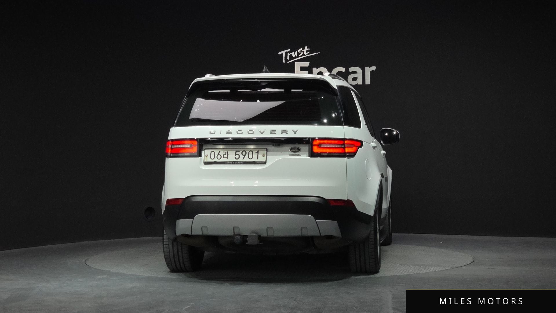 Land Rover Discovery 2017 — миниатюра 4