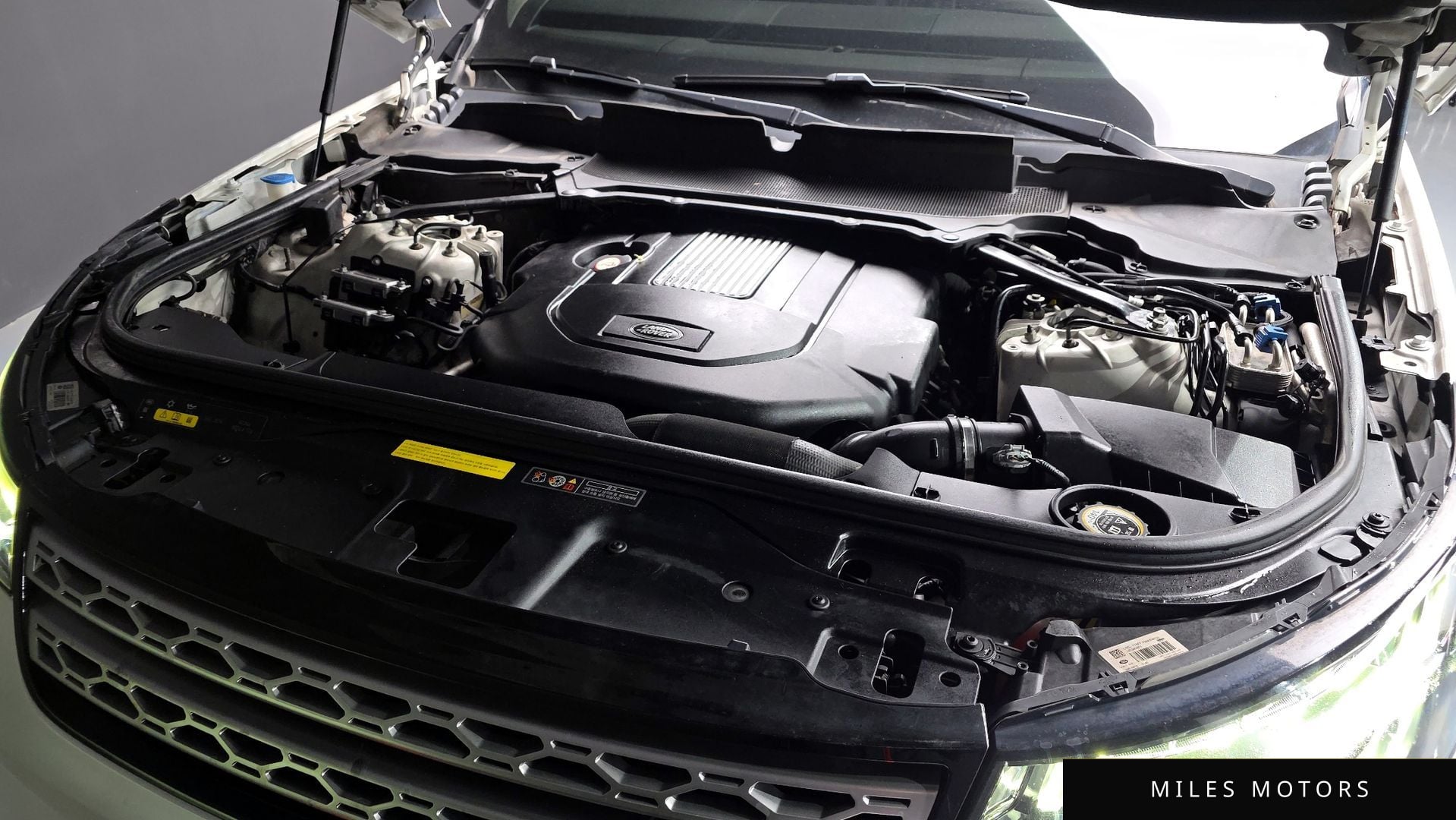 Land Rover Discovery 2017 — миниатюра 6