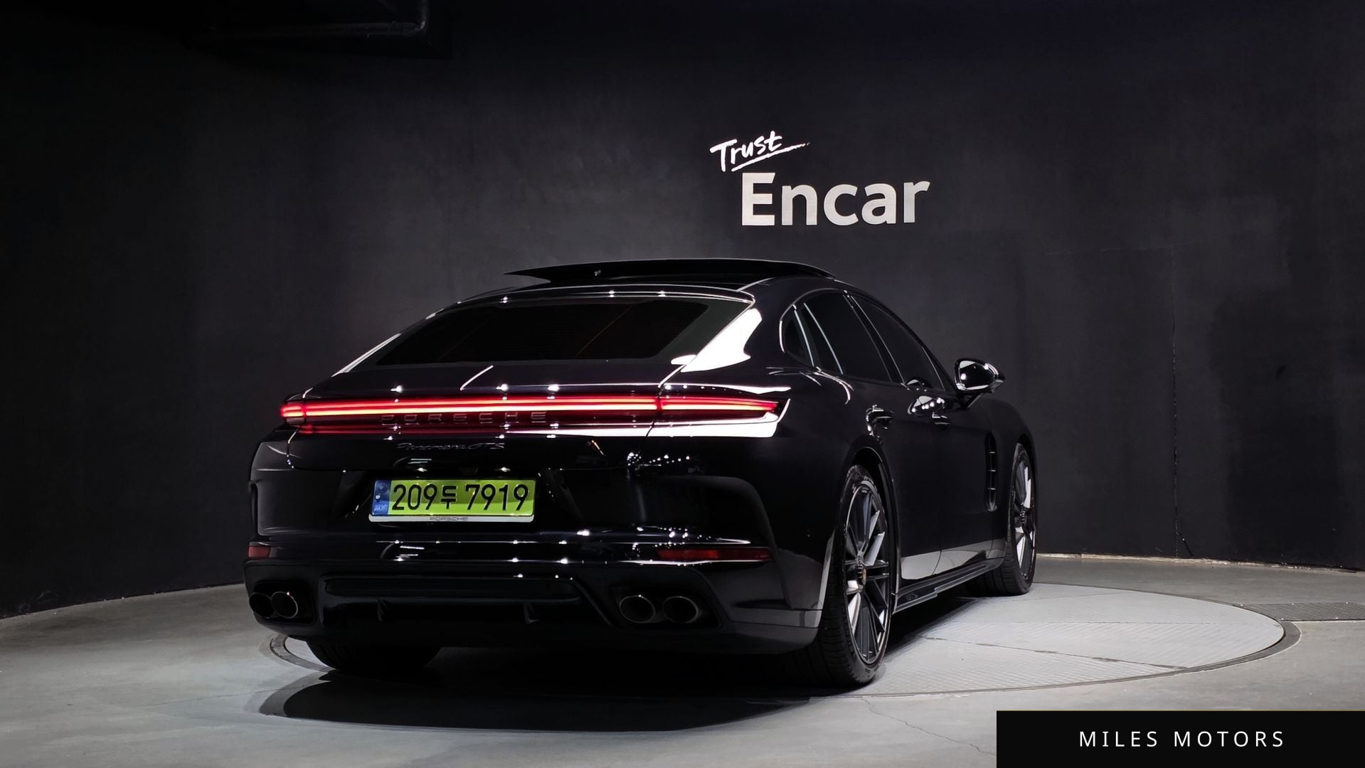 Porsche Panamera 2025 — миниатюра 2