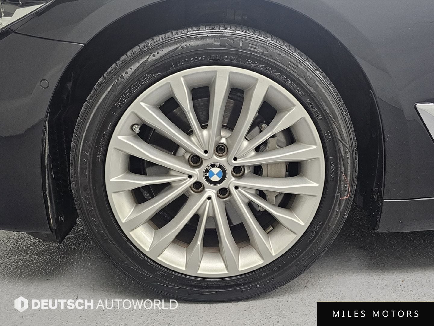 BMW 5 Series (G30) 2019 — миниатюра 5