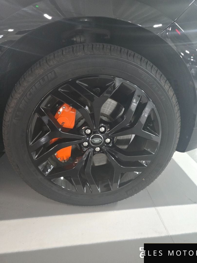 Land Rover Range Rover Velar 2025 — миниатюра 7