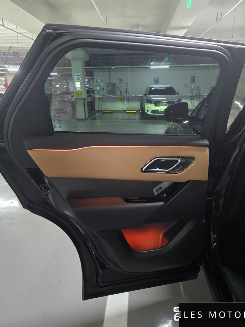 Land Rover Range Rover Velar 2025 — миниатюра 9
