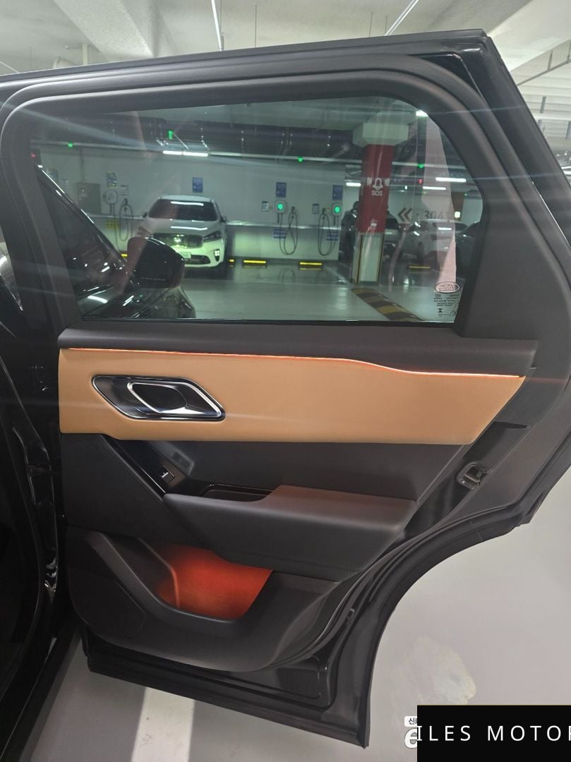 Land Rover Range Rover Velar 2025 — миниатюра 12