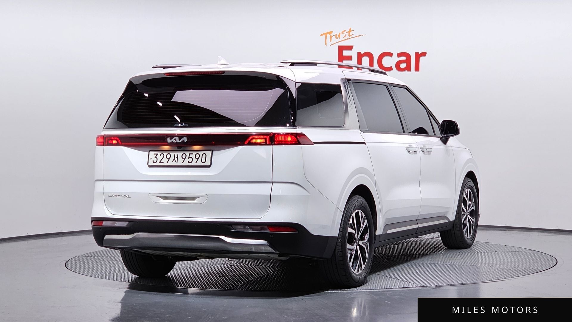 Kia Carnival 2022 — миниатюра 2