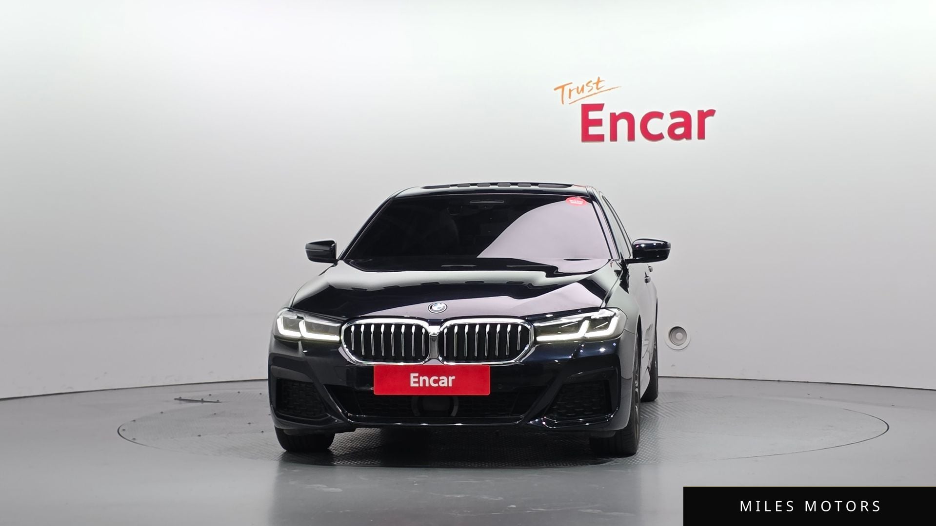 BMW 5 Series (G30) 2021 — миниатюра 3