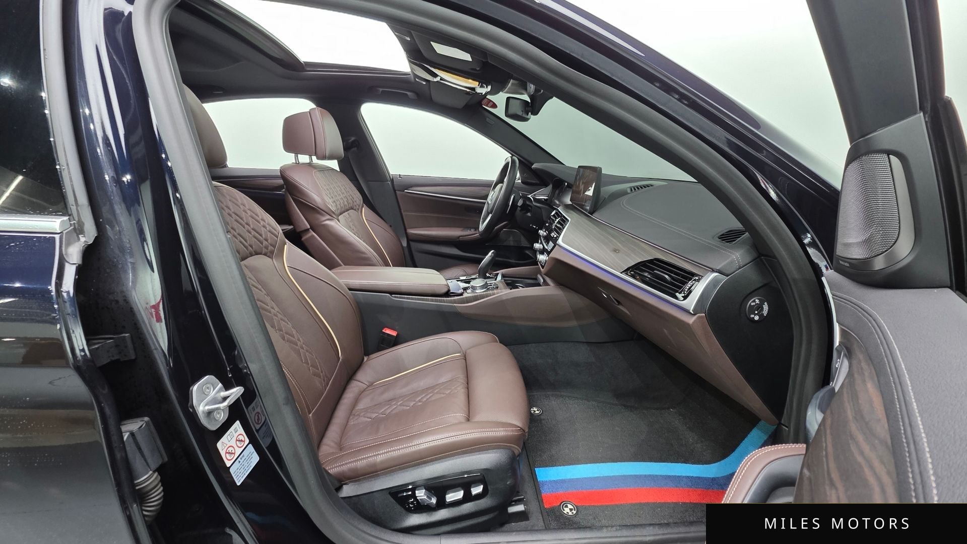 BMW 5 Series (G30) 2021 — миниатюра 10