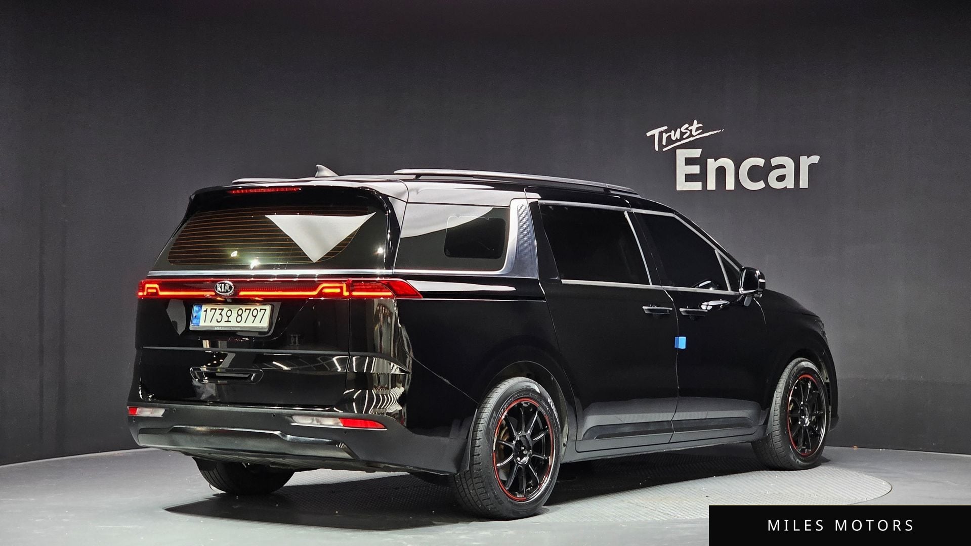 Kia Carnival 2021 — миниатюра 2