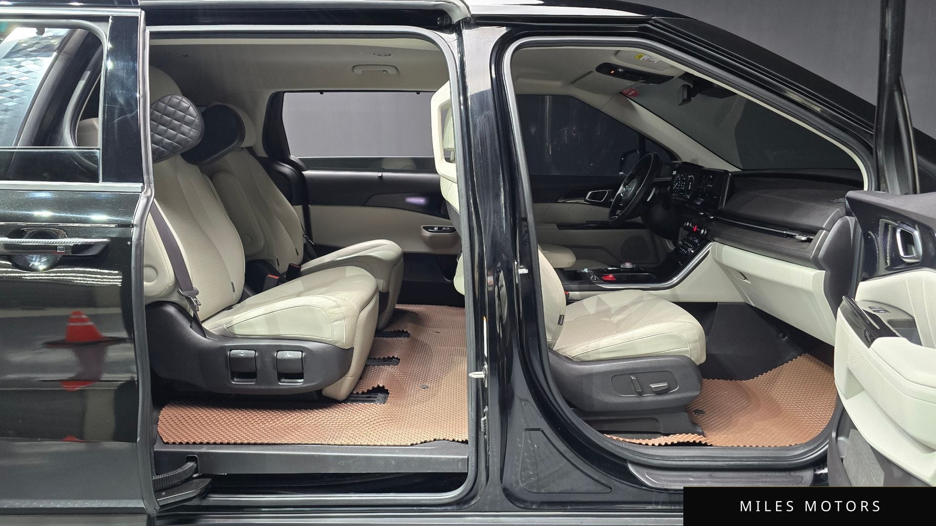 Kia Carnival 2021 — миниатюра 11
