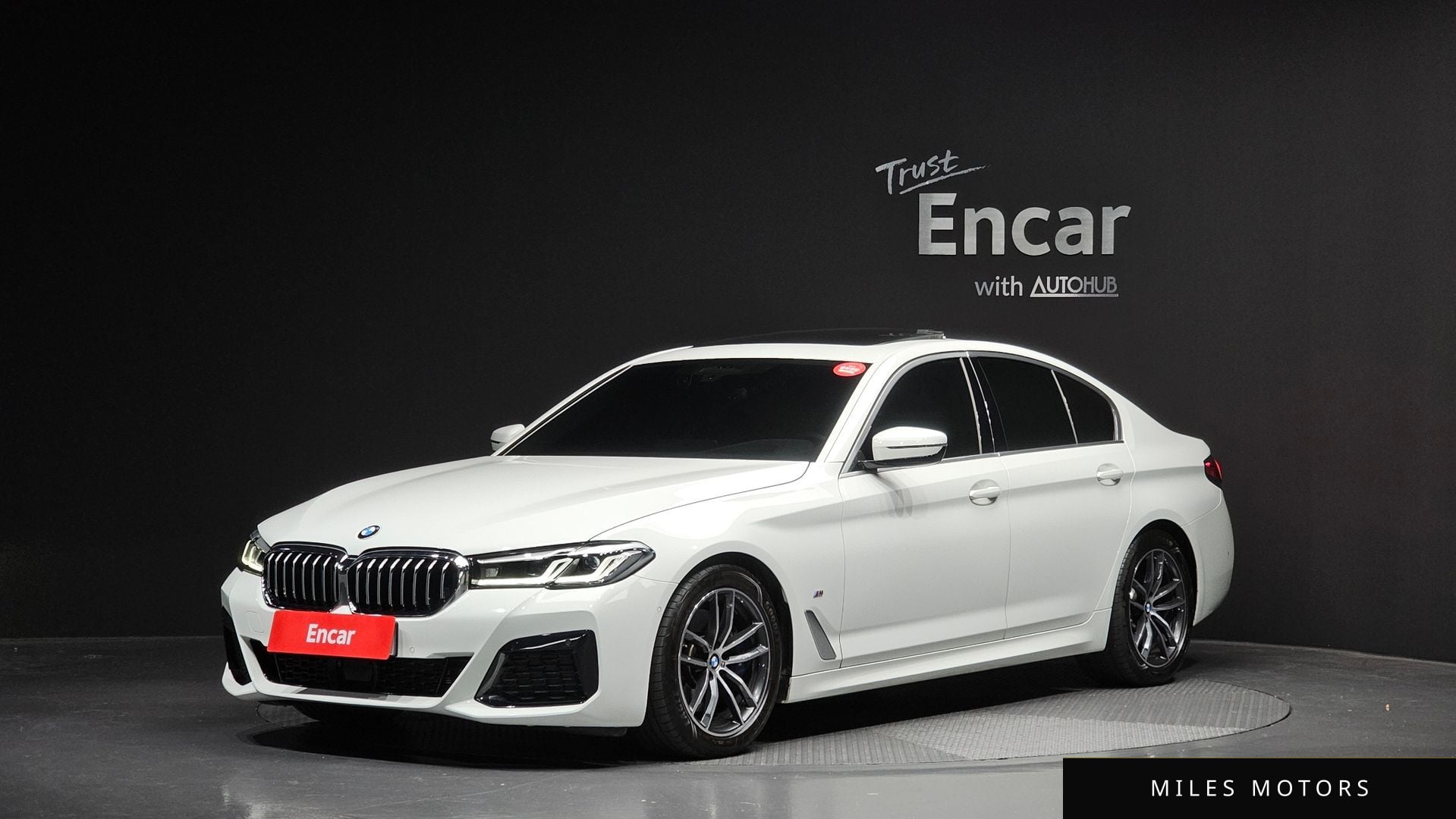 BMW 5 Series (G30) 2023 — фото 1 из 12