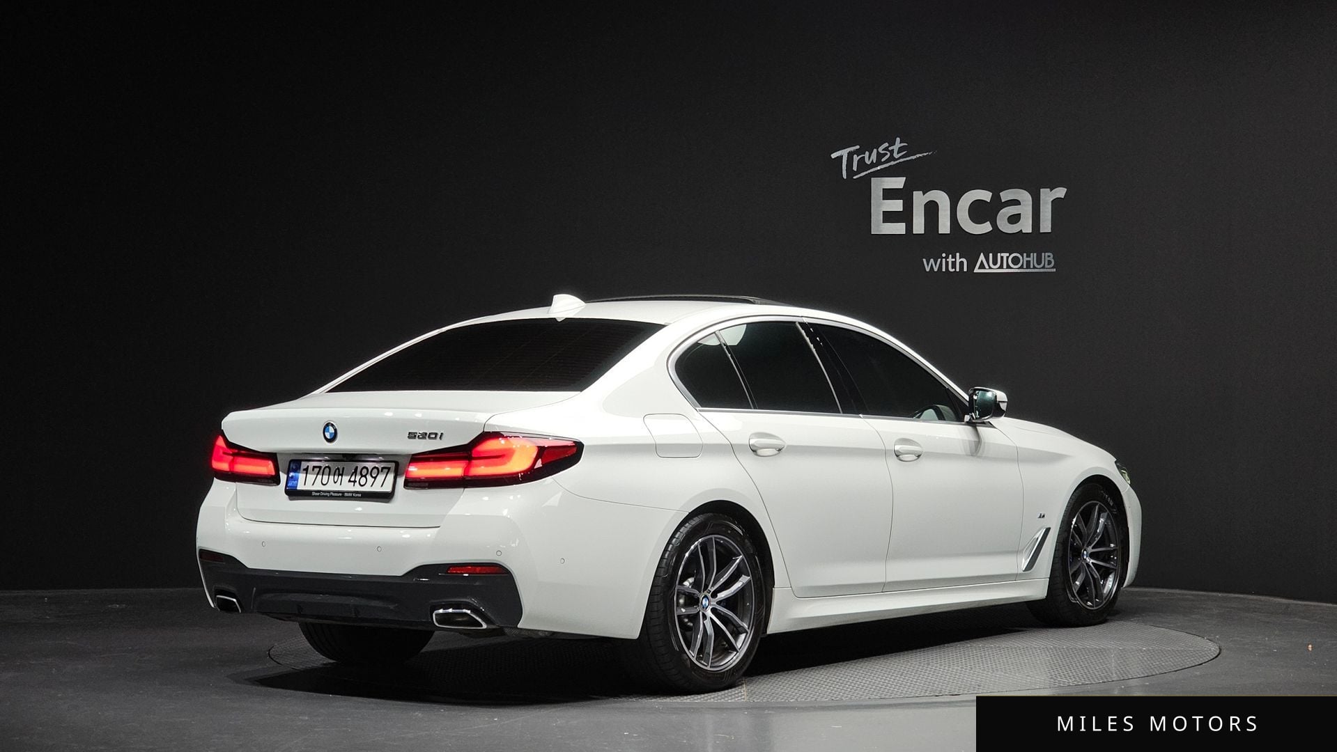 BMW 5 Series (G30) 2023 — миниатюра 2