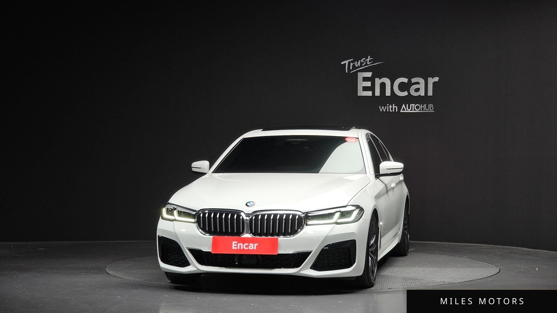 BMW 5 Series (G30) 2023 — миниатюра 3
