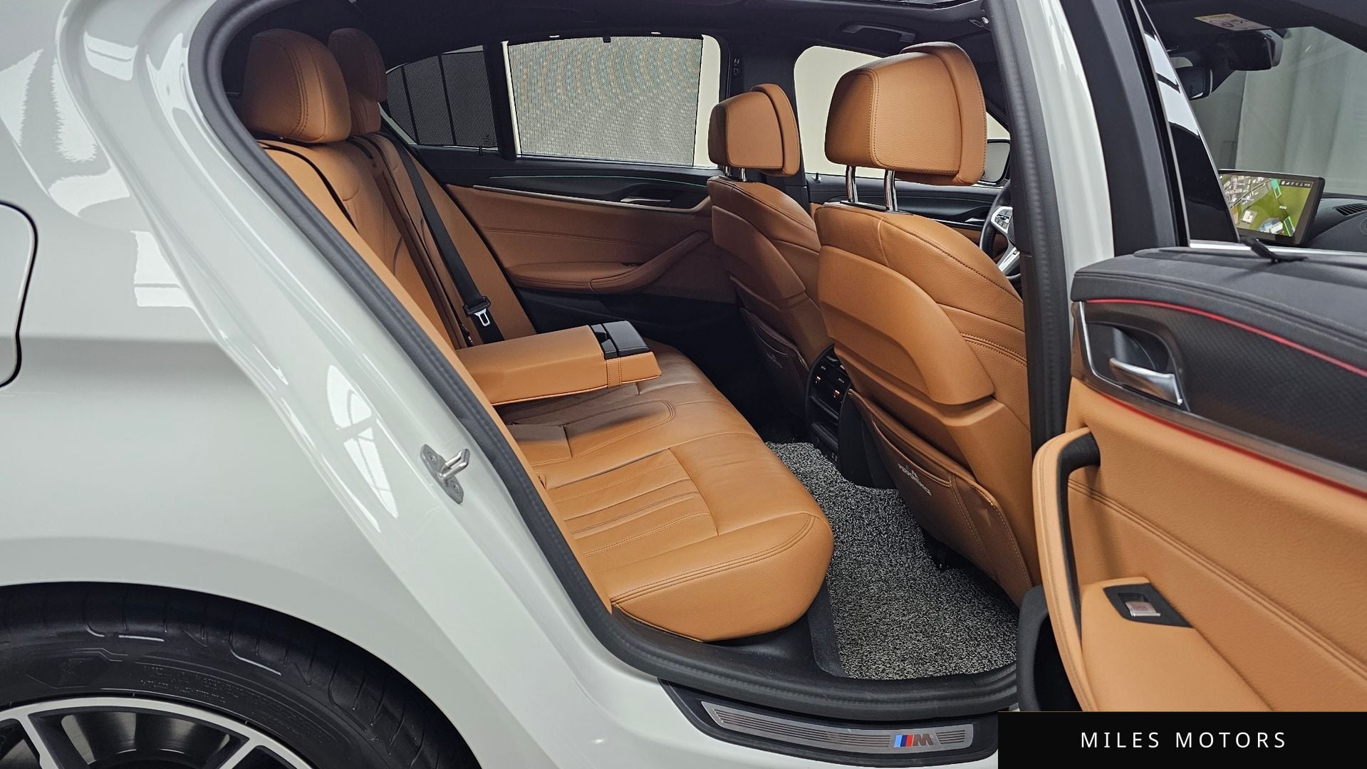 BMW 5 Series (G30) 2023 — миниатюра 12