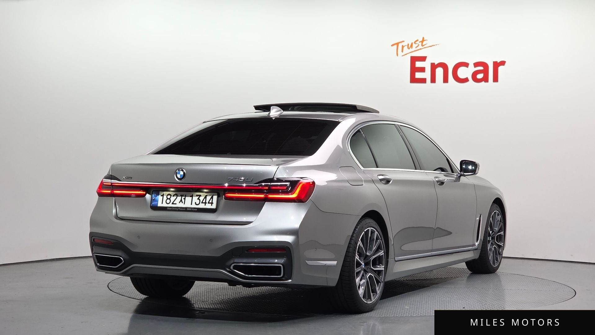 BMW 7 Series (G11) 2021 — миниатюра 2
