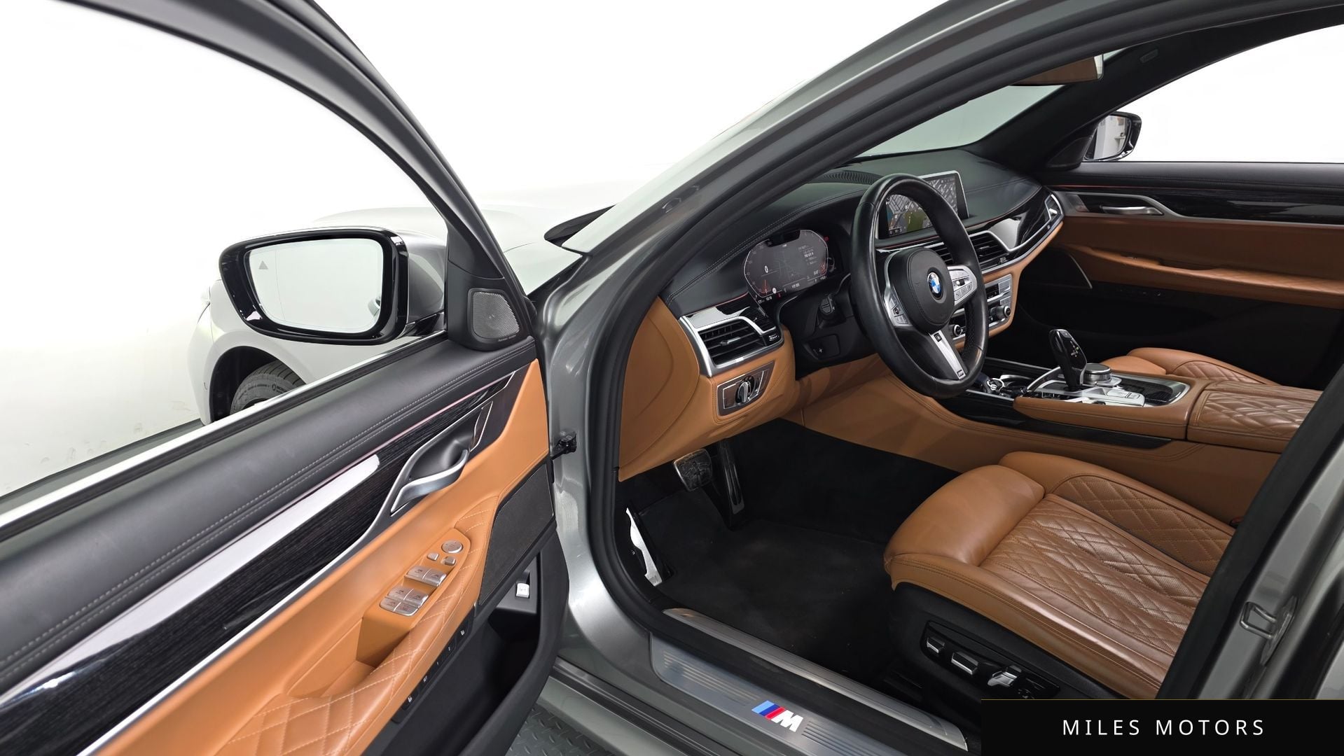 BMW 7 Series (G11) 2021 — миниатюра 12