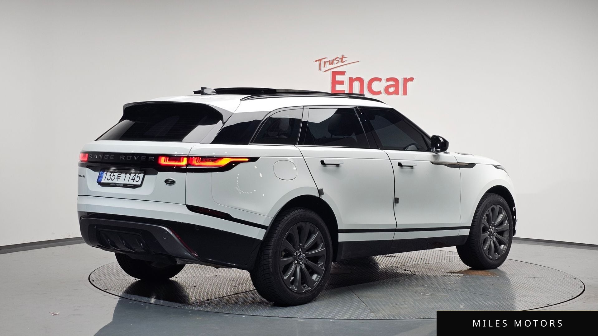 Land Rover Range Rover Velar 2023 — миниатюра 2
