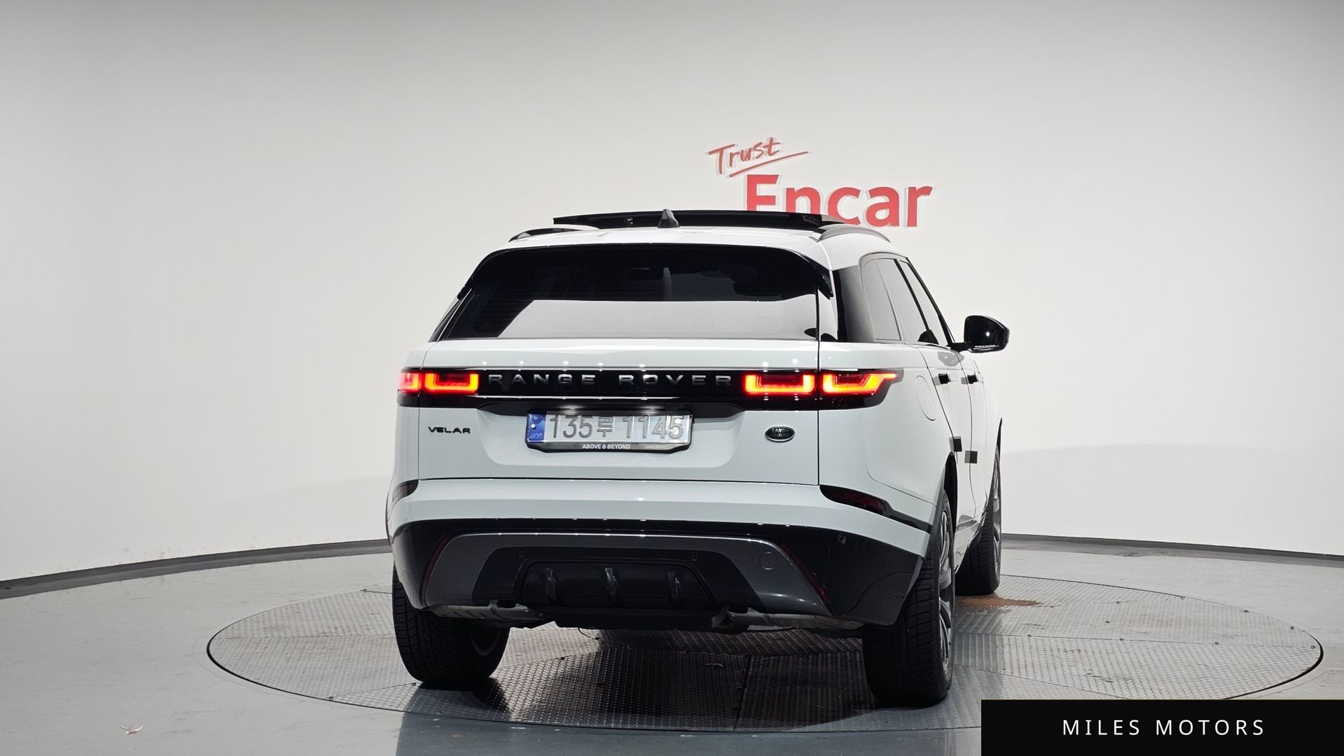 Land Rover Range Rover Velar 2023 — миниатюра 4