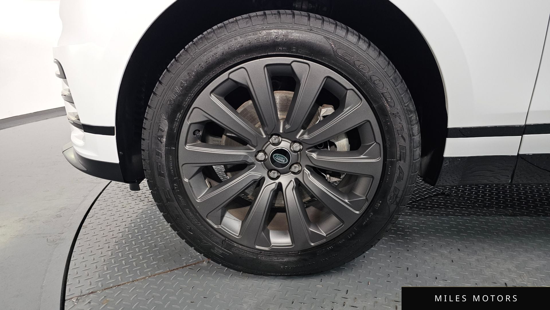 Land Rover Range Rover Velar 2023 — миниатюра 5