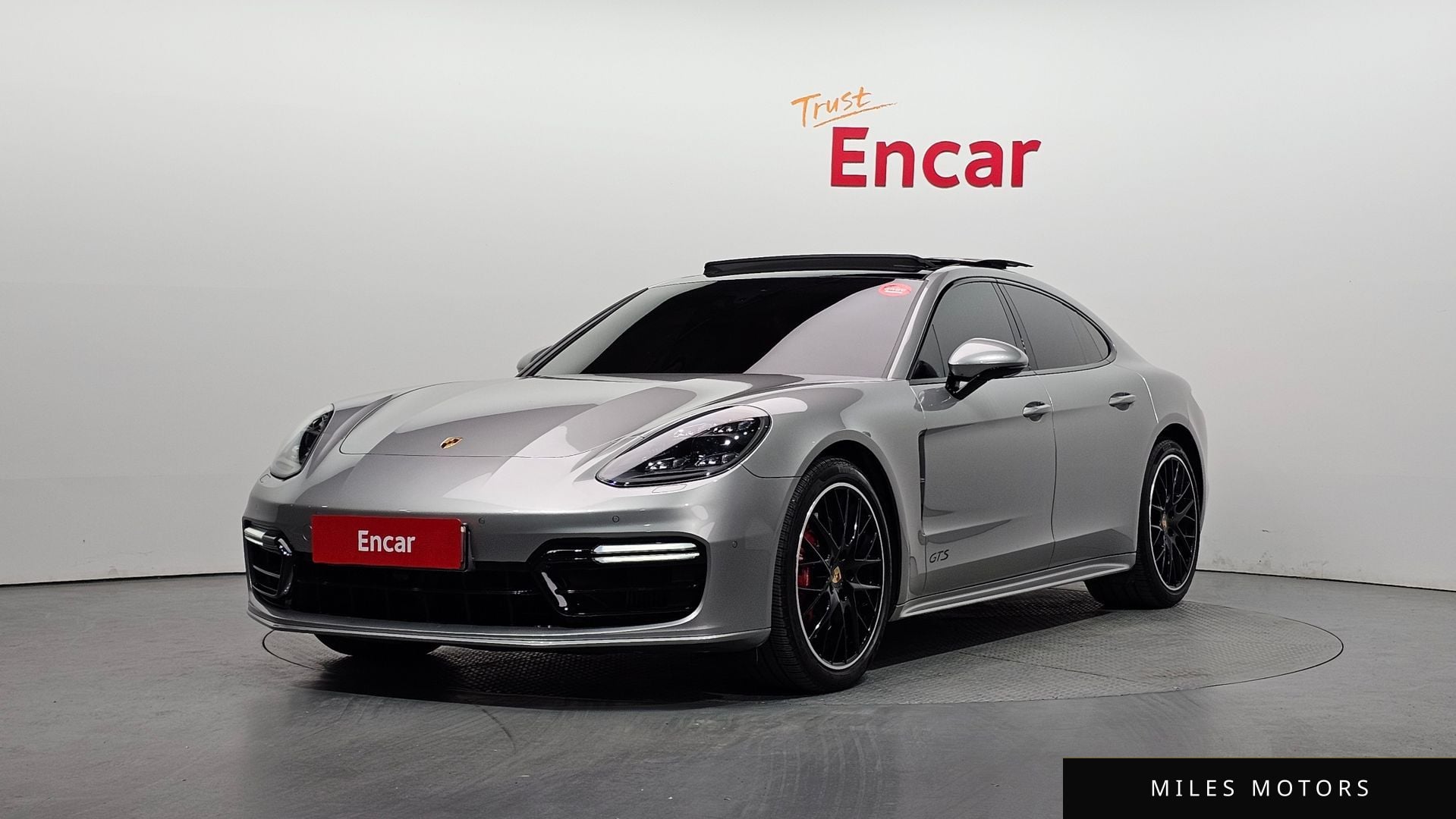 Porsche Panamera 2020 — фото 1 из 12