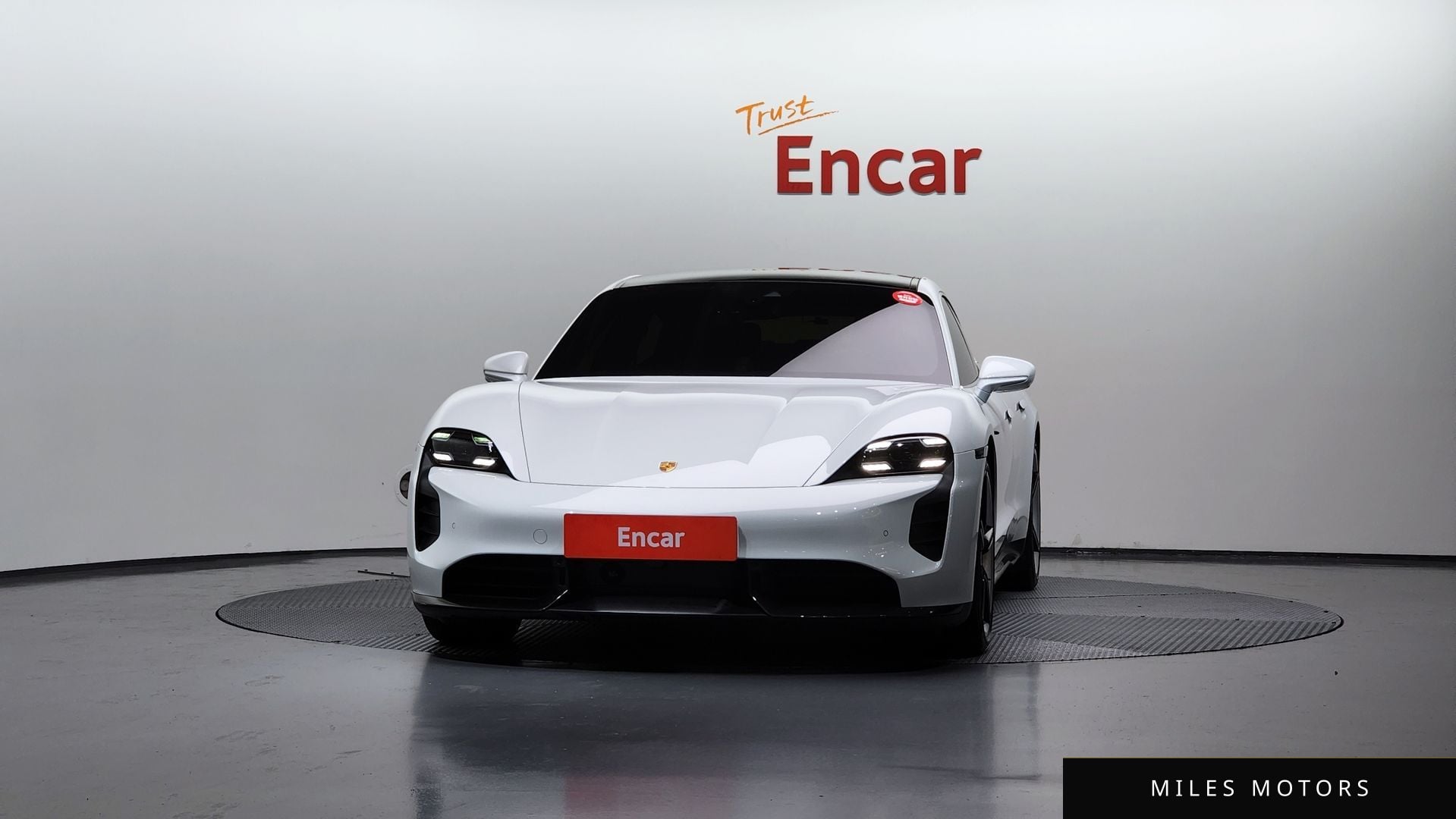 Porsche Taycan 2021 — миниатюра 3