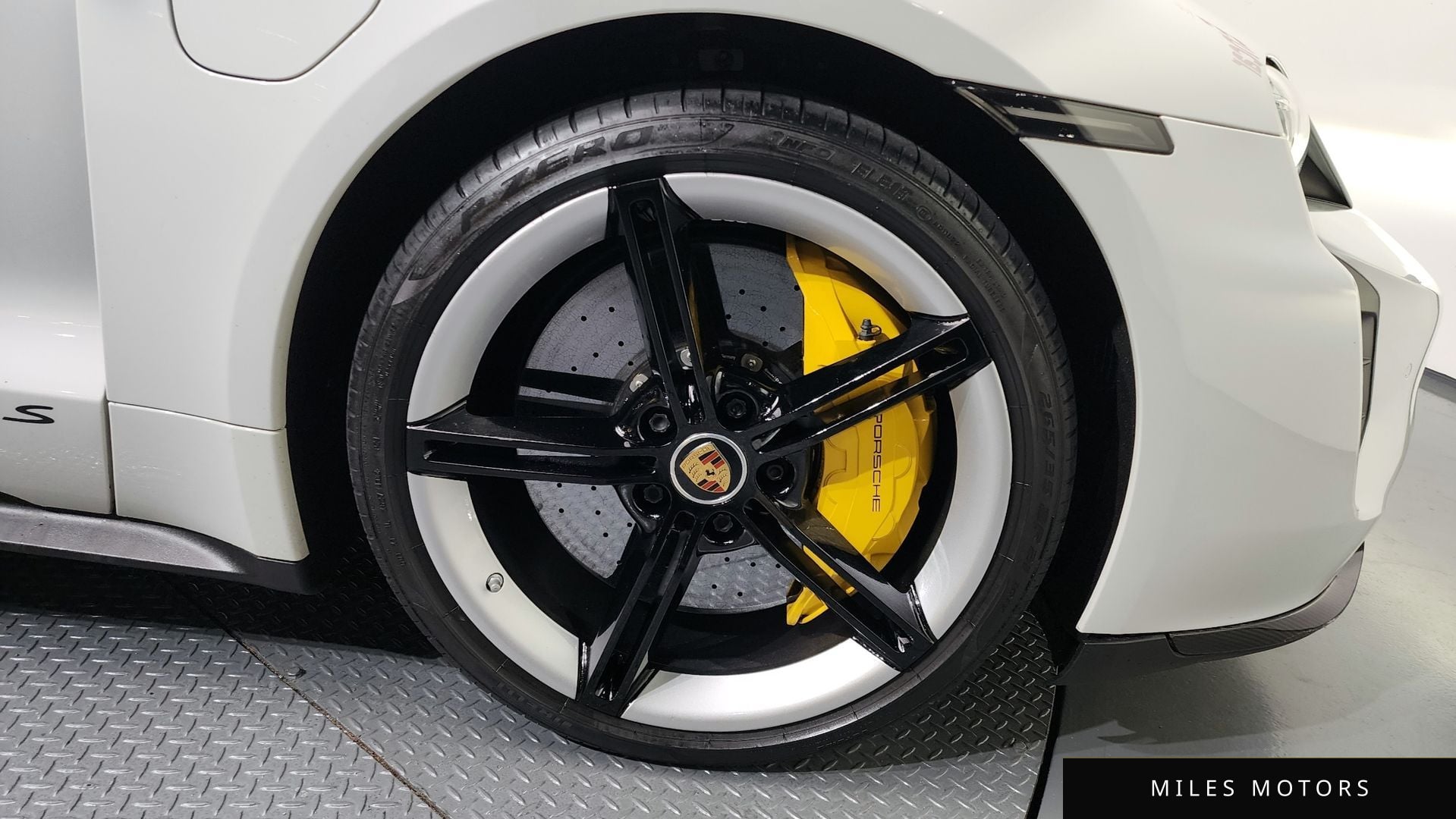 Porsche Taycan 2021 — миниатюра 5