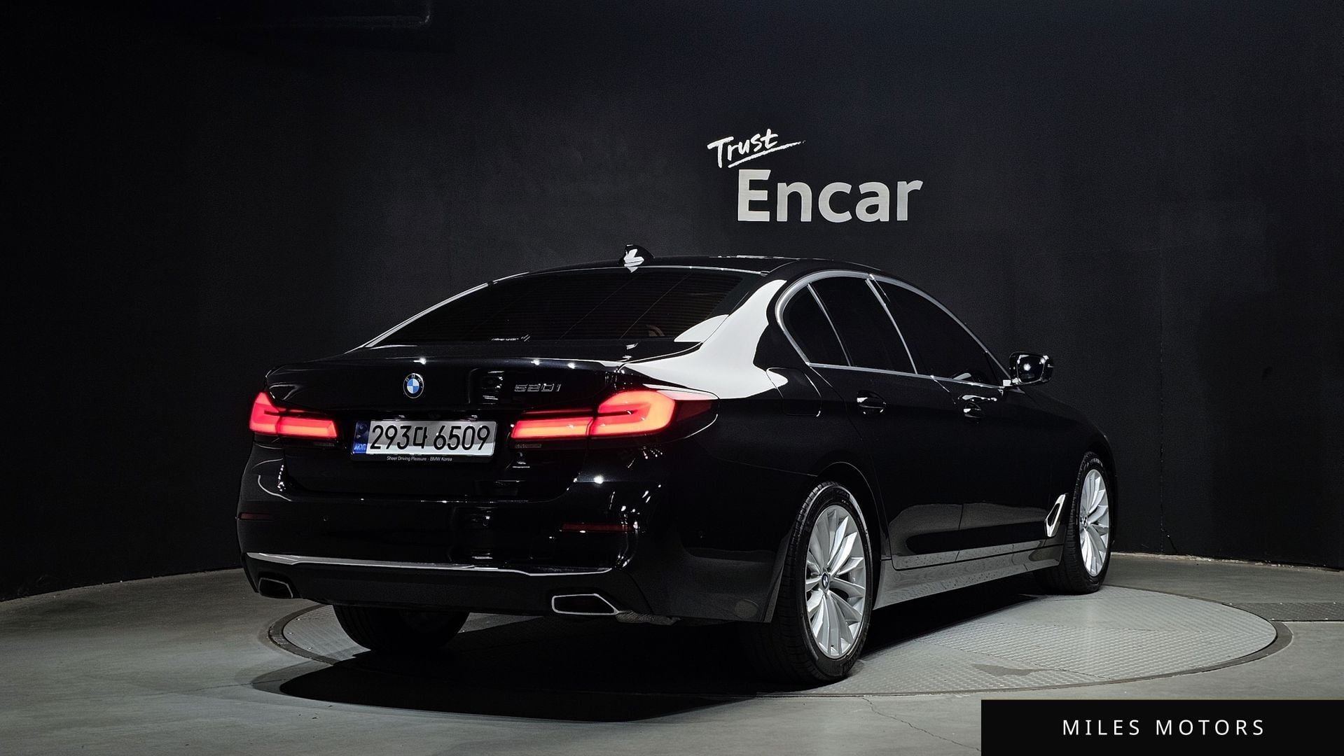 BMW 5 Series (G30) 2023 — миниатюра 2