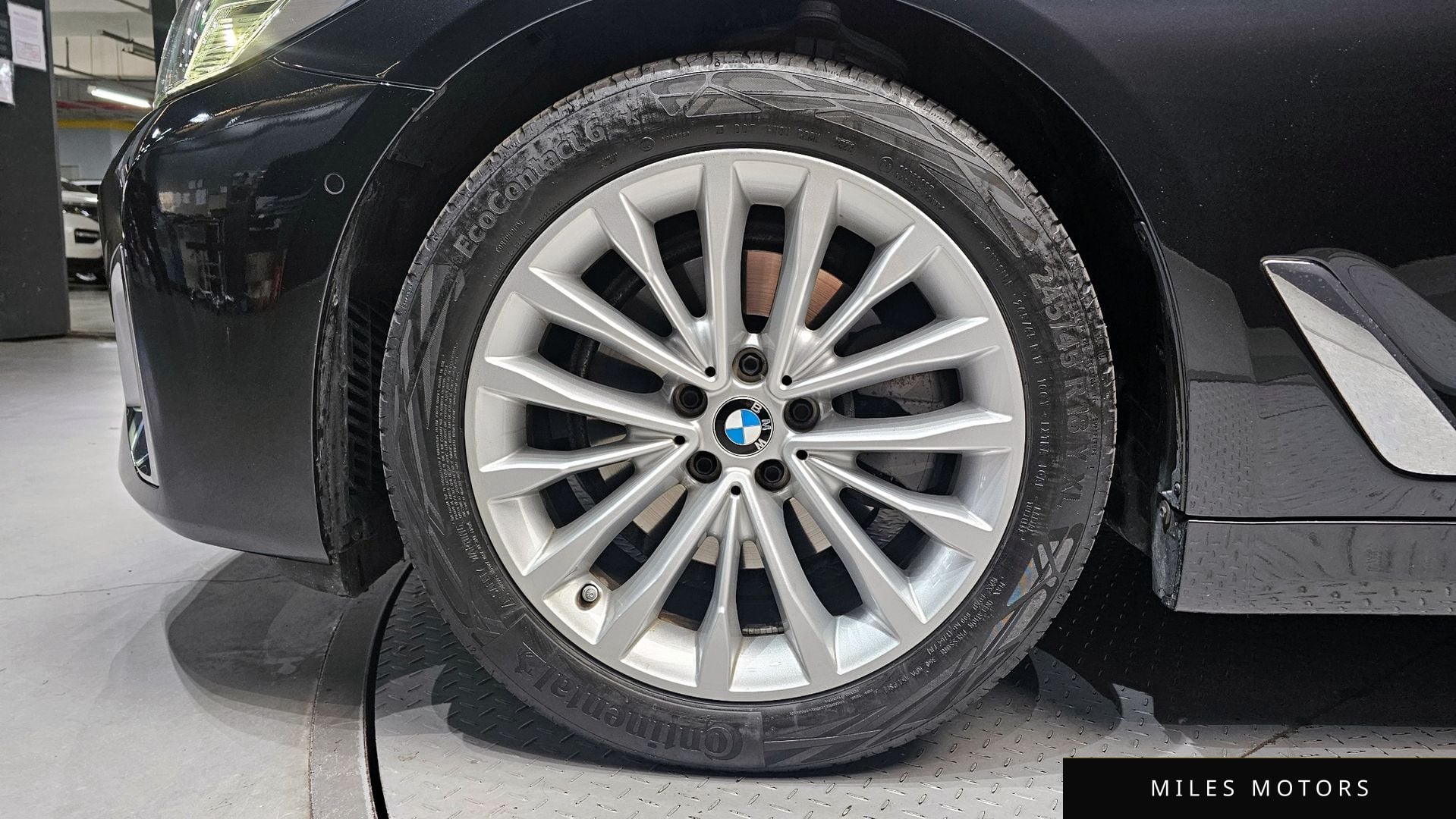 BMW 5 Series (G30) 2023 — миниатюра 5