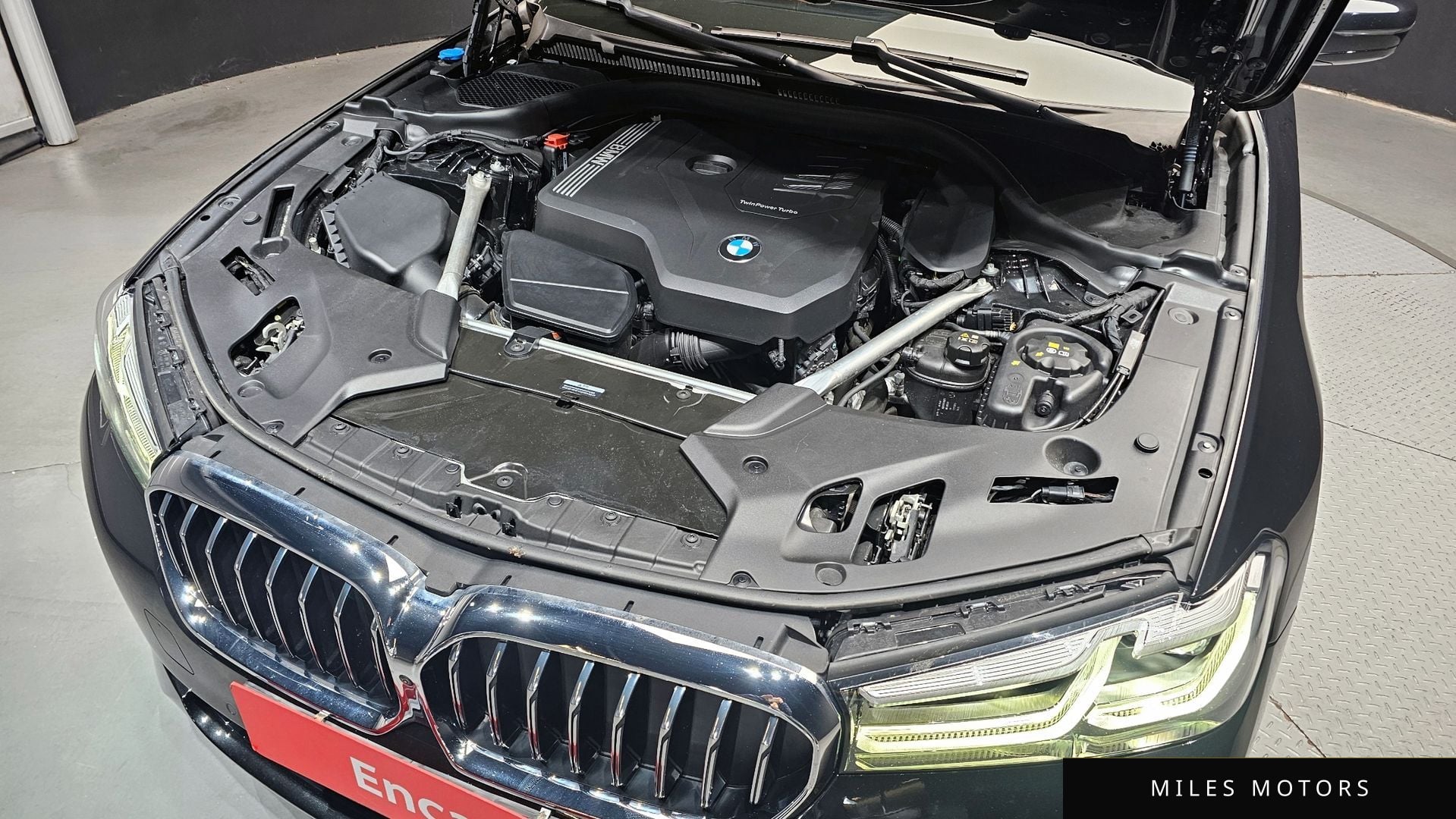 BMW 5 Series (G30) 2023 — миниатюра 6
