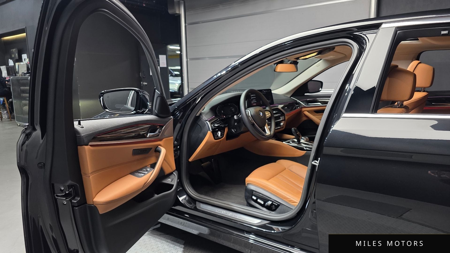 BMW 5 Series (G30) 2023 — миниатюра 11