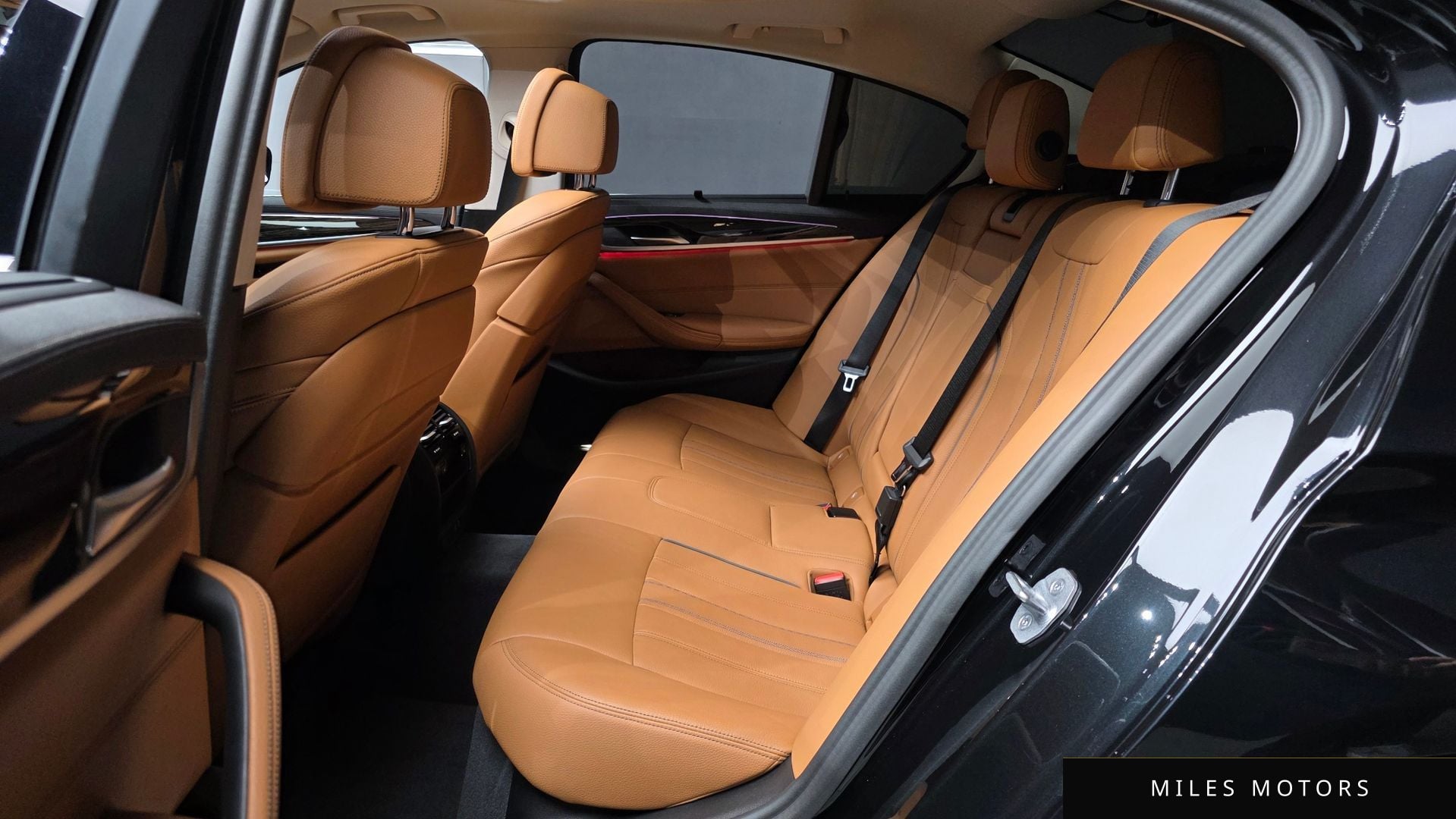 BMW 5 Series (G30) 2023 — миниатюра 12