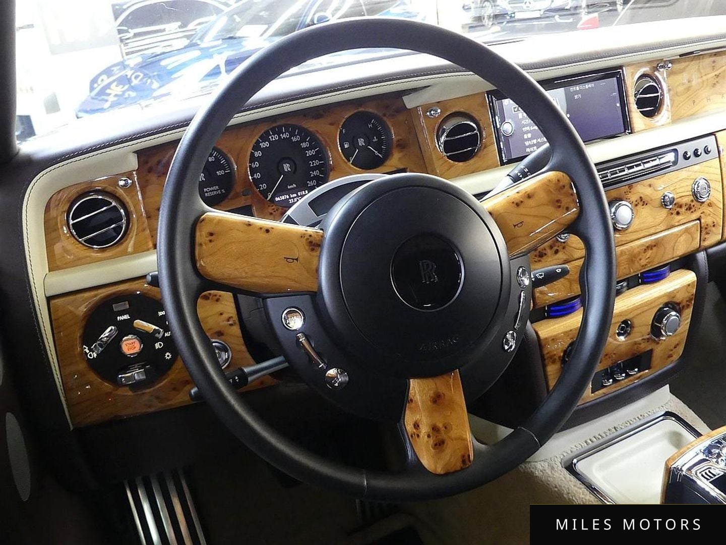 Rolls-Royce Phantom 2013 — миниатюра 11