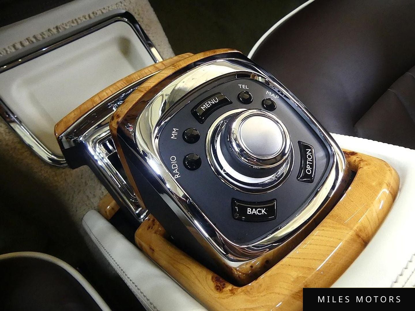 Rolls-Royce Phantom 2013 — миниатюра 15