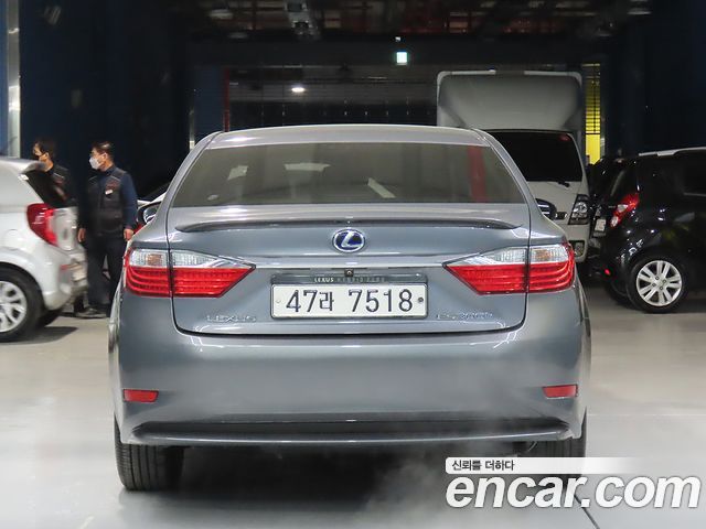 Лексус ES300h 2015 — миниатюра 3